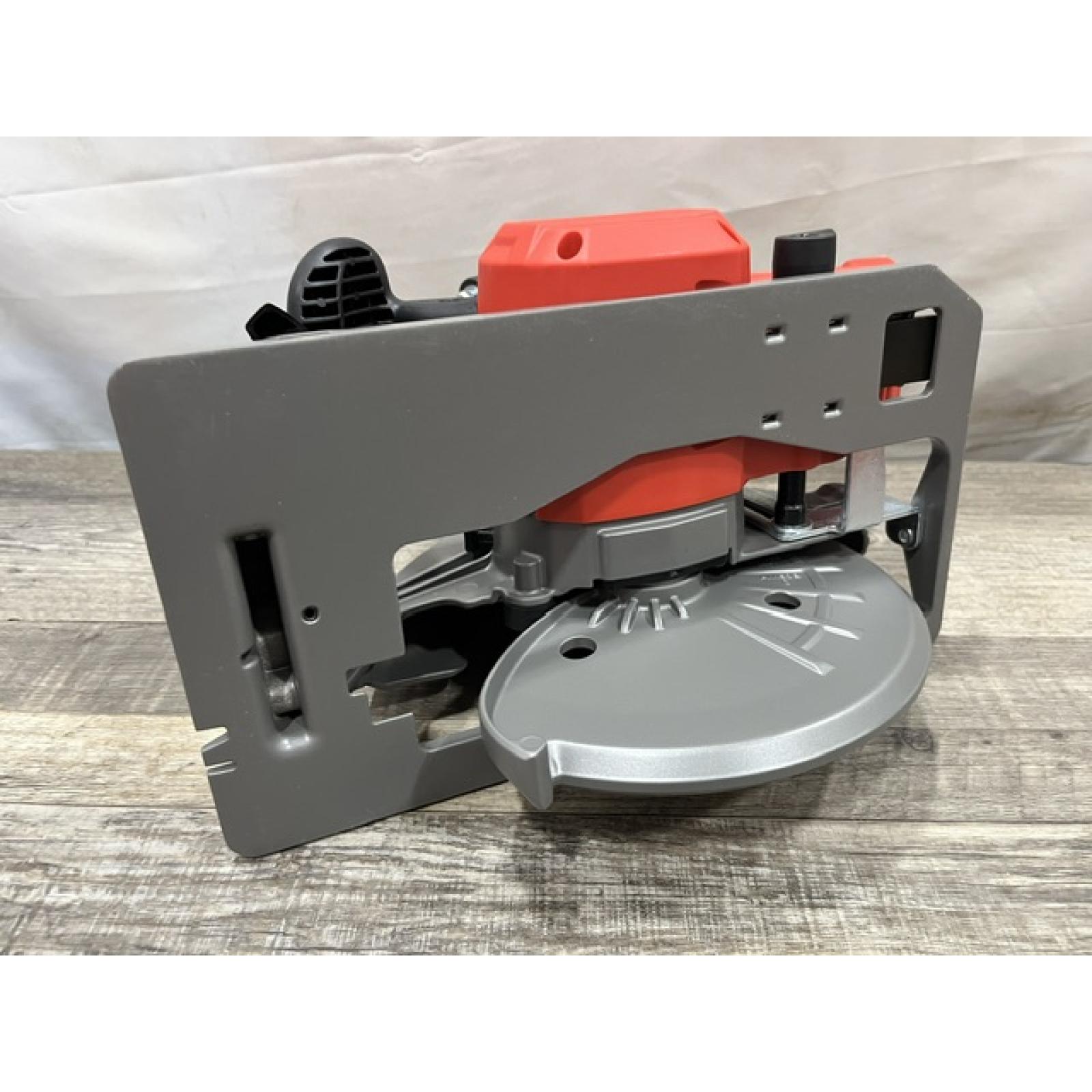 AS-IS Milwaukee FUEL 18V Lithium-Ion Brushless Cordless 7-1/4 in. Circular Saw Kit