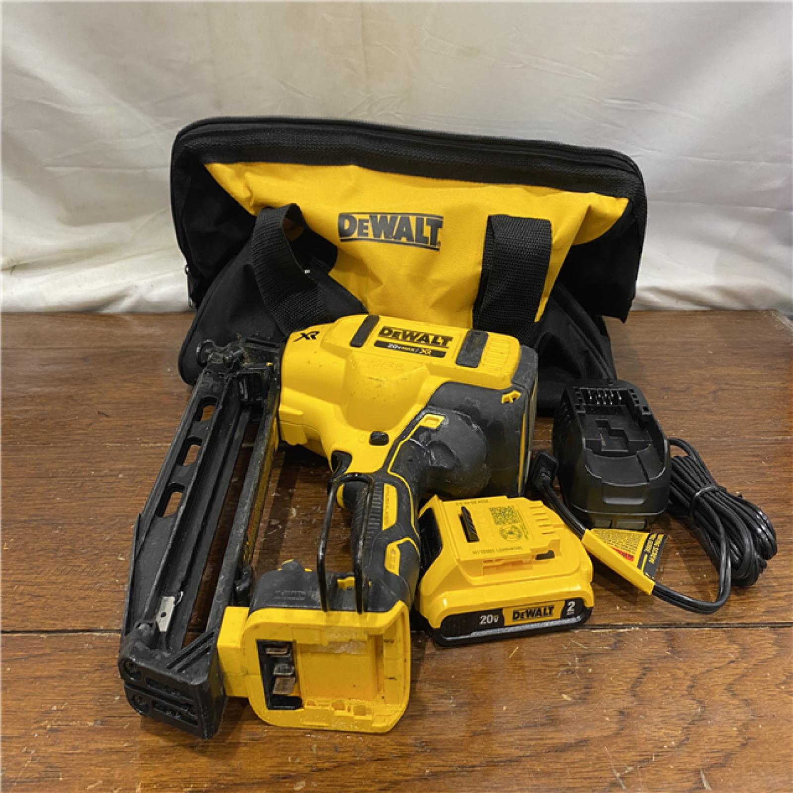 AS-IS DeWalt DCN660D1 20V 16 Gauge Cordless Angled Finish Nailer Kit W/ 2Ah Battery