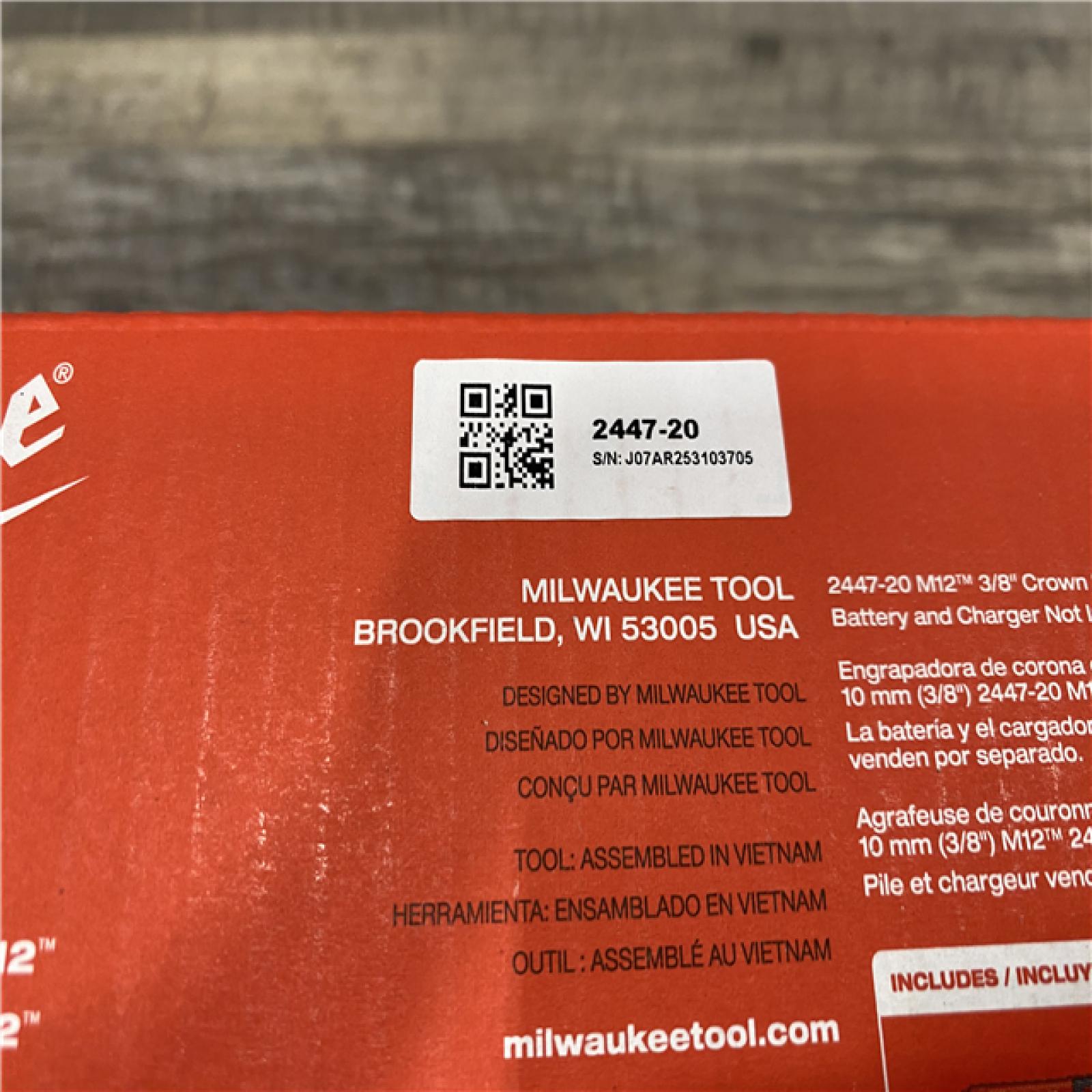 NEW - Milwaukee 12-Volt Lithium-Ion Cordless 3/8 in. Crown Stapler (Tool-Only)