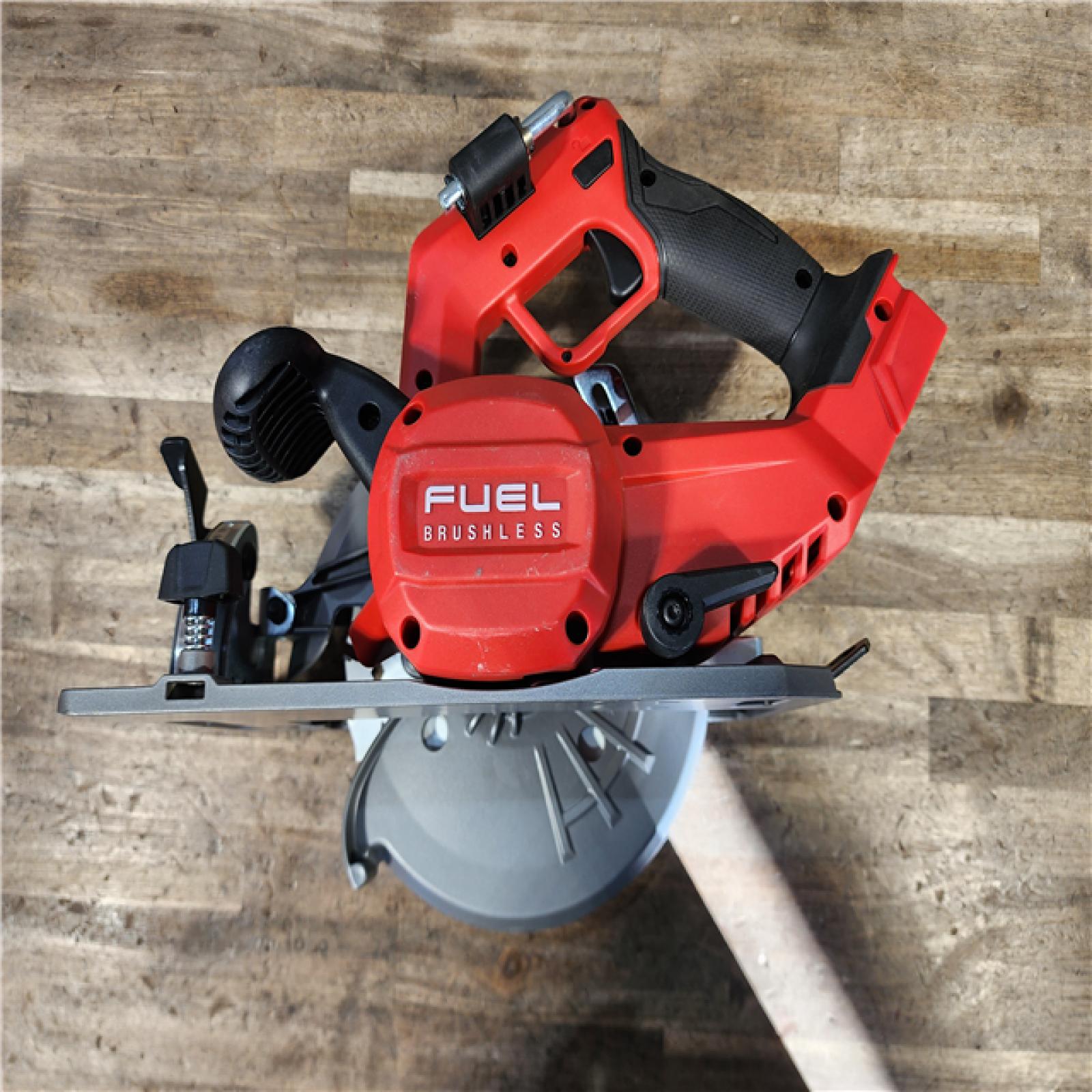 HOUSTON LOCATION - AS-IS Milwaukee M18 FUEL 7-1/4 Inch Circular Saw (Bare Tool)