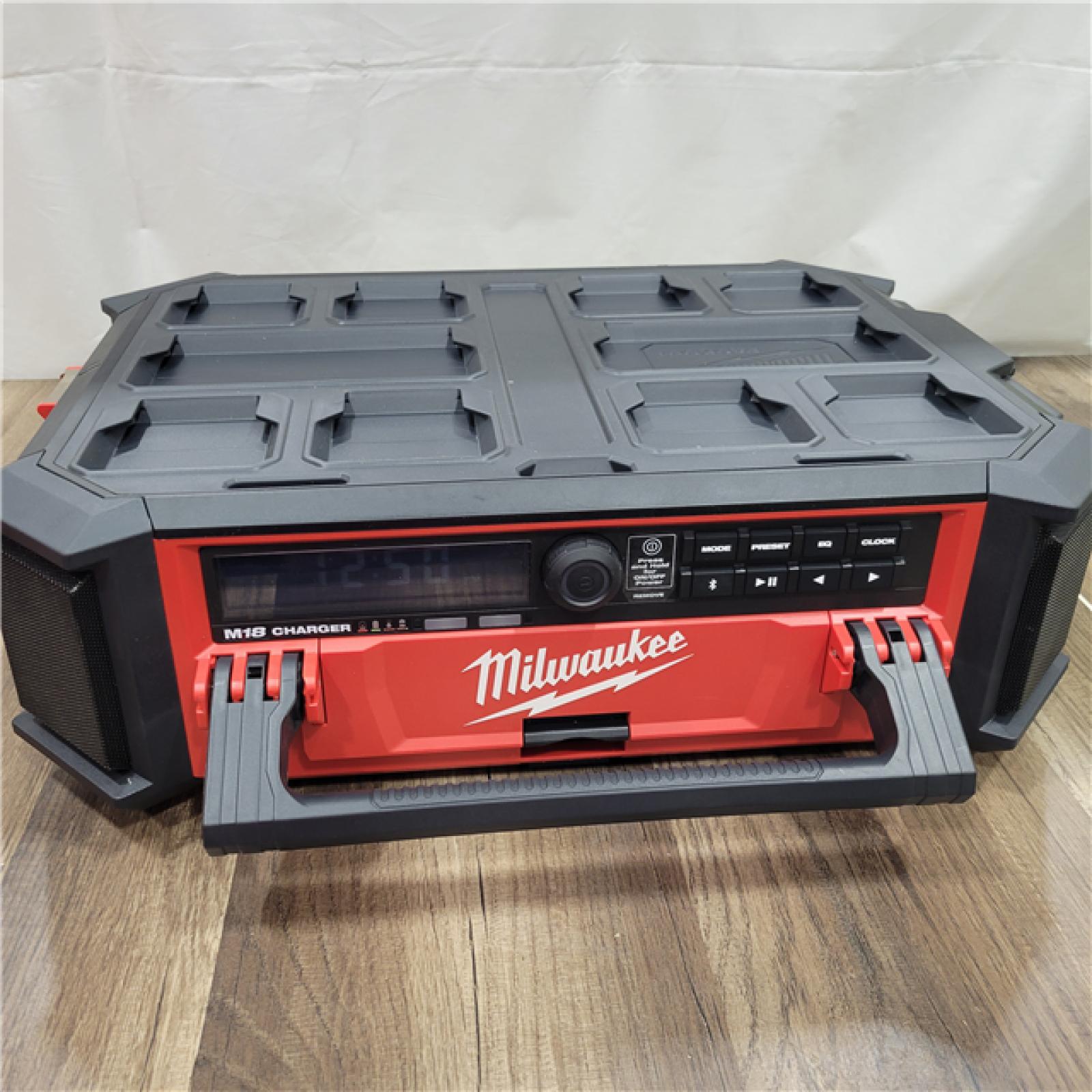 AS-IS Milwaukee 2950-20 18V M18 PACKOUT Lithium-Ion Cordless Radio + Charger (Tool Only)