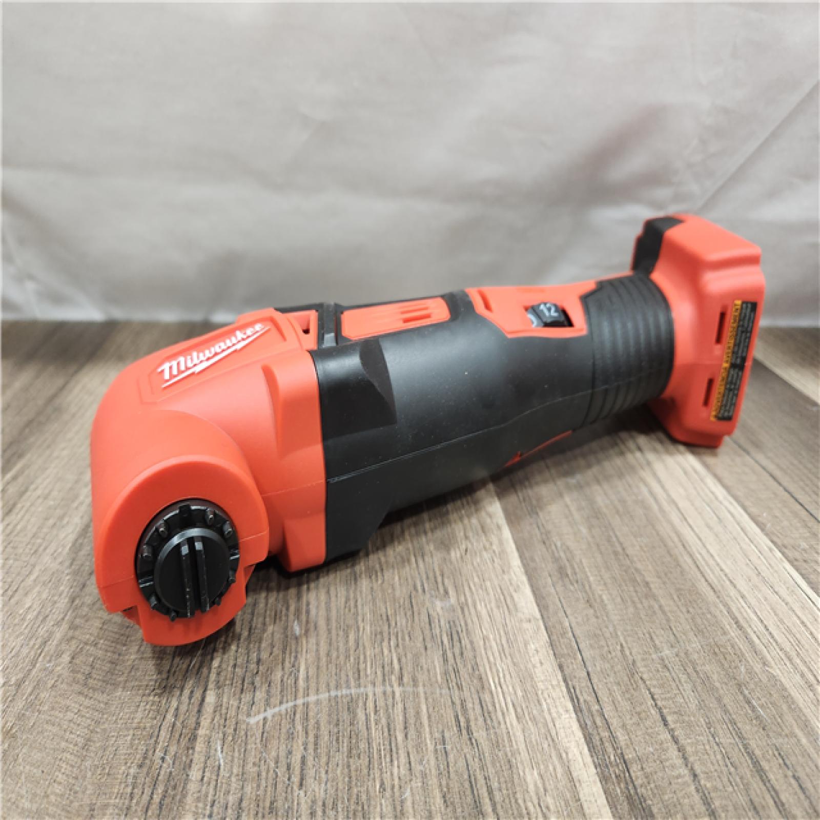 AS-IS- Milwaukee M18 18-Volt Lithium-Ion Cordless Oscillating Multi-Tool Kit