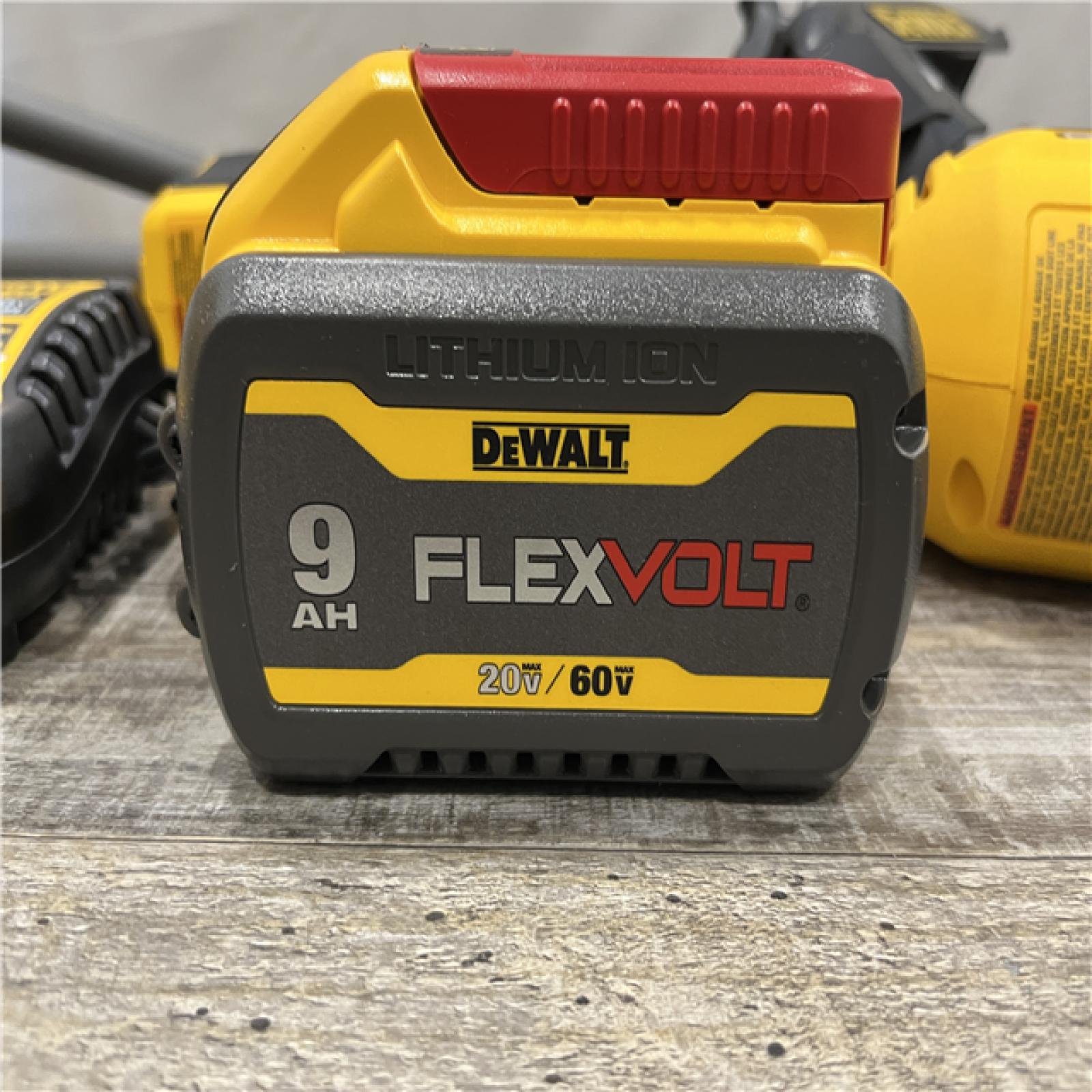AS-IS DEWALT FLEXVOLT 60V MAX 7.5 in. Cordless Battery Powered Attachment Capable Edger Kit