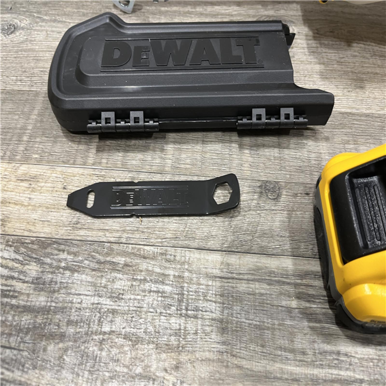 AS-IS DEWALT 20-Volt MAX 8 in. Brushless Cordless Battery Powered Pruning Mini Chainsaw Kit
