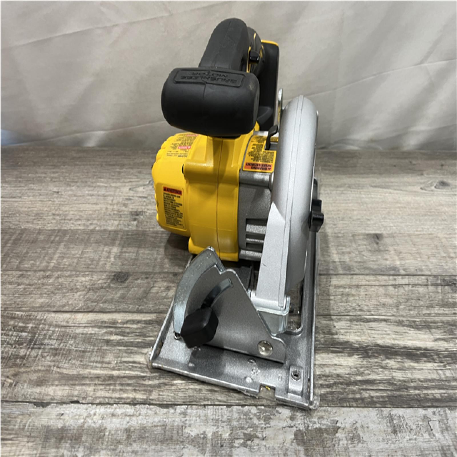 AS-IS DEWALT 20V MAX Cordless Brushless 6-1/2 in. Circular Saw (Tool Only)