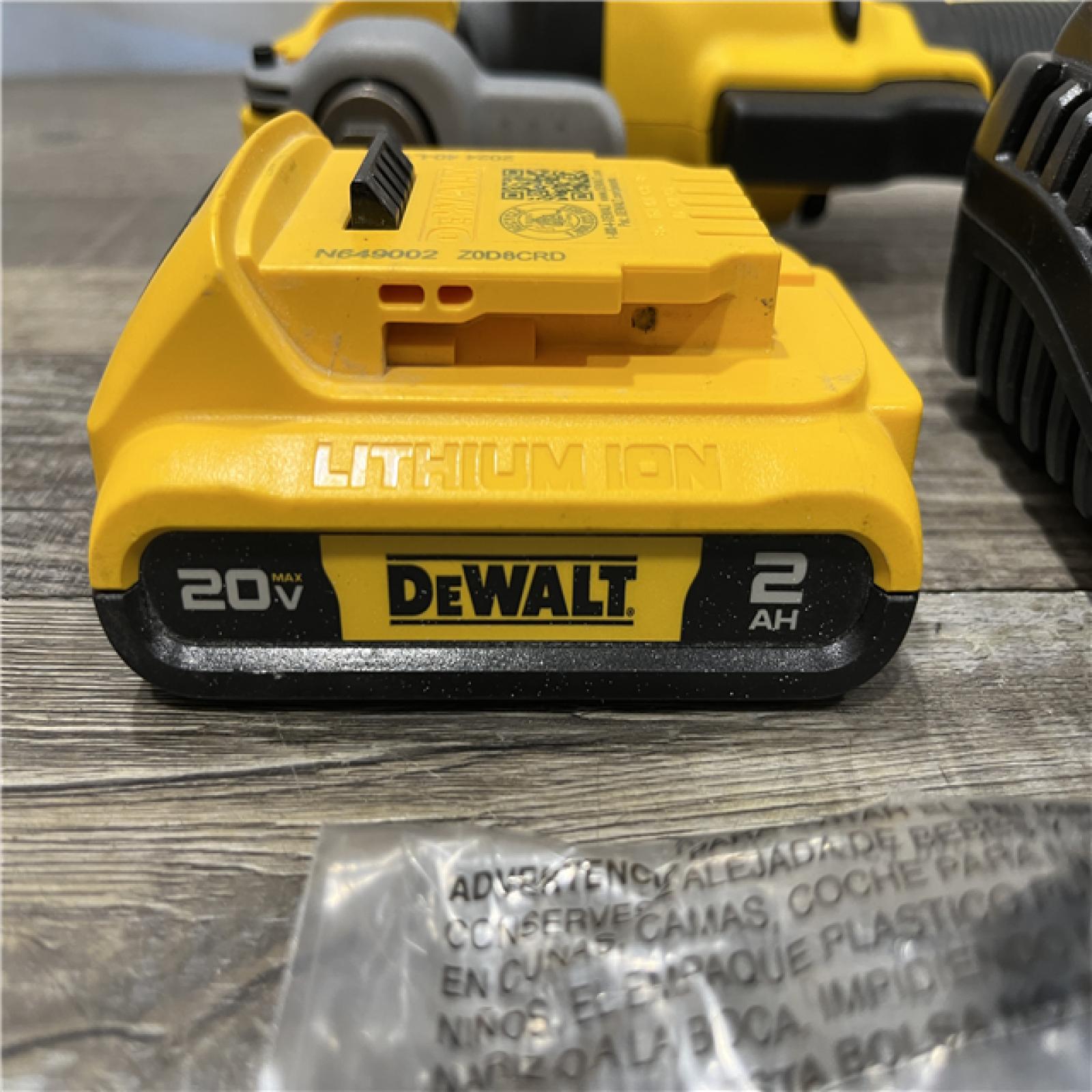 AS-IS DEWALT 20V MAX XR Cordless Brushless 3-Speed Oscillating Multi Tool Kit
