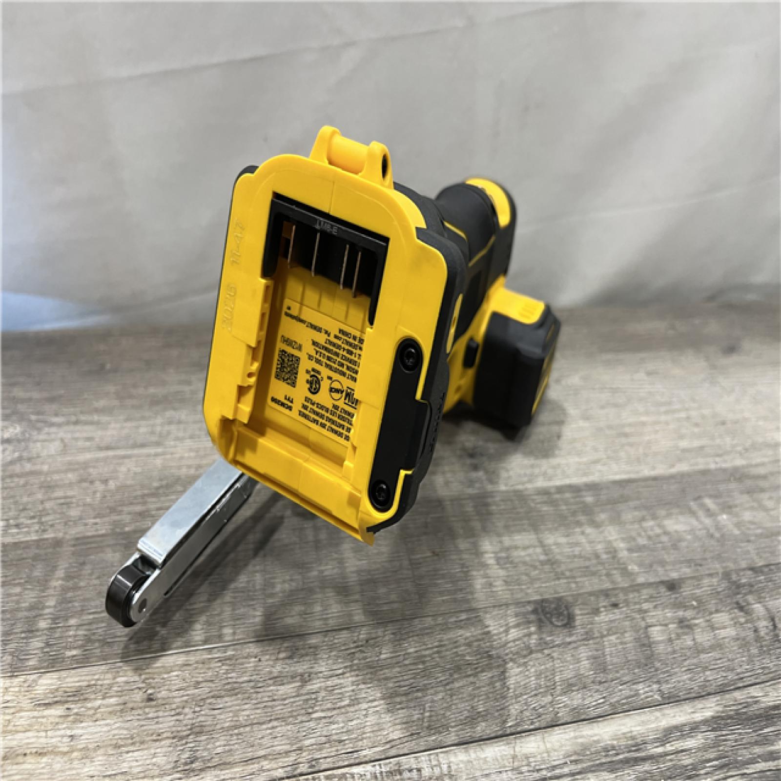 AS-IS DEWALT 20-Volt MAX XR 18 in. Cordless Bandfile (Tool-Only)