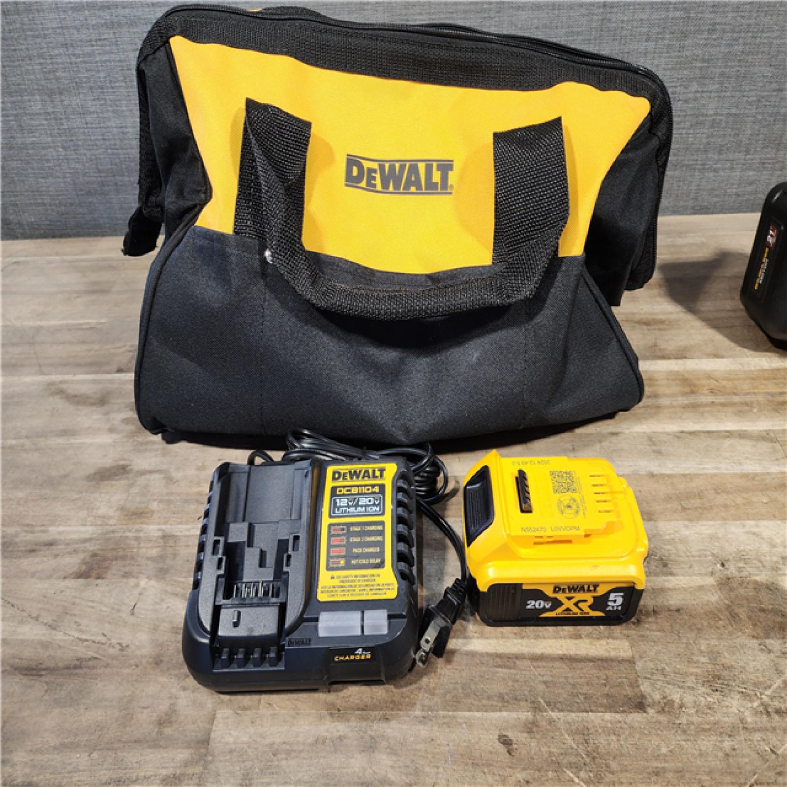 HOUSTON LOCATION - AS-IS DEWALT 20-Volt 21° Cordless Framing Nailer W/ BATTERY & CHARGER