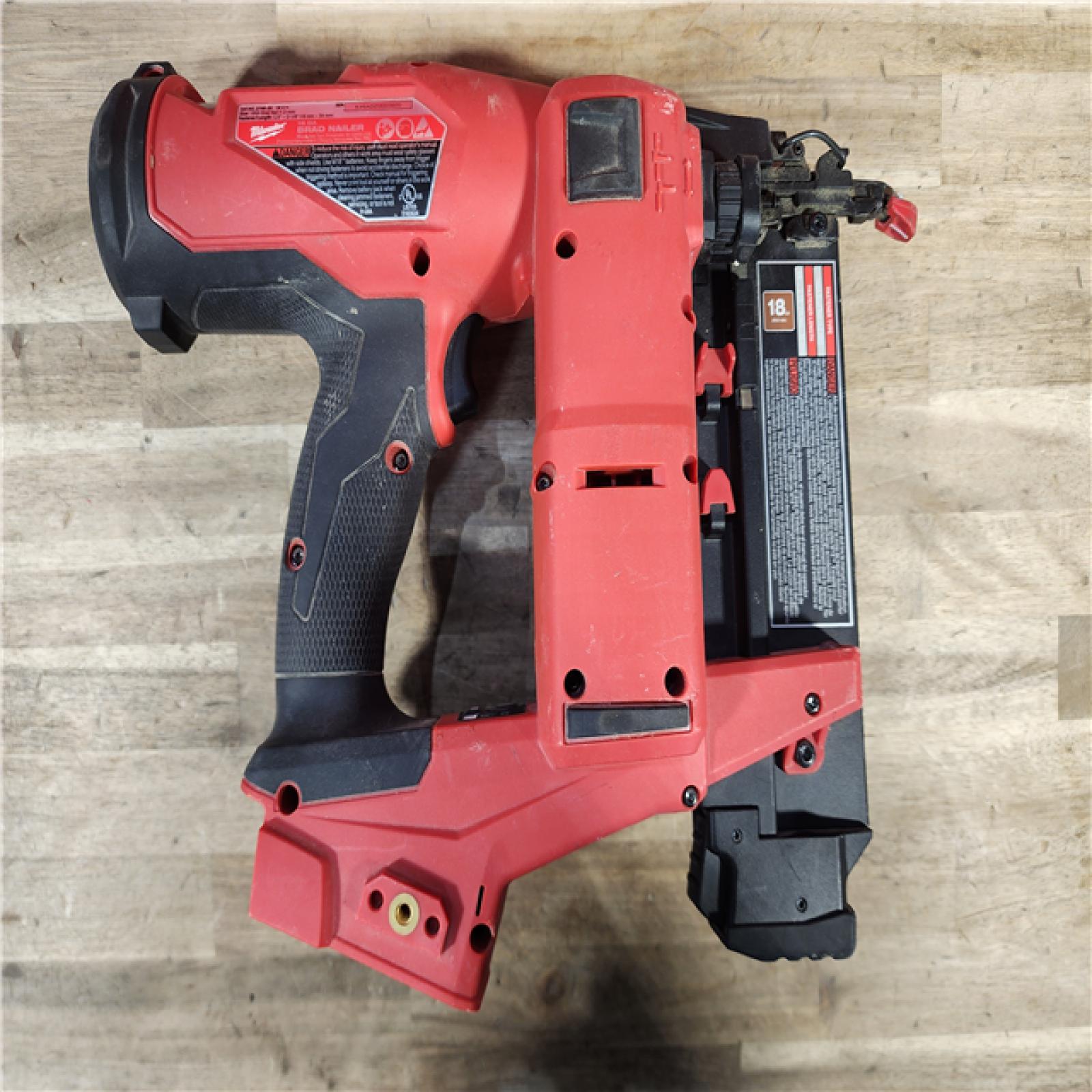 HOUSTON LOCATION - AS-IS Milwaukee M18 Fuel 18V Brushless 18-Gauge Brad Nailer 2746-20 (Bare Tool)