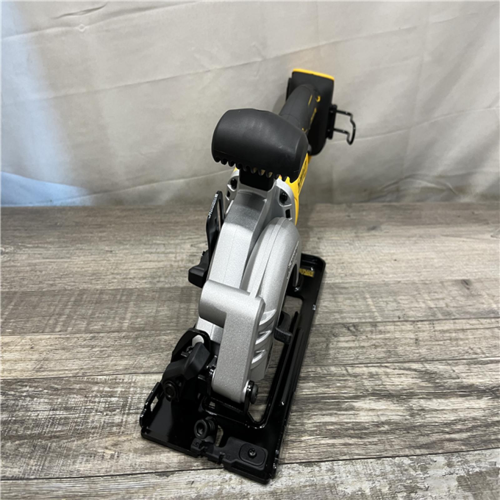 AS-IS DEWALT ATOMIC 20V MAX Cordless Brushless 4-1/2 in. Circular Saw (Tool Only)