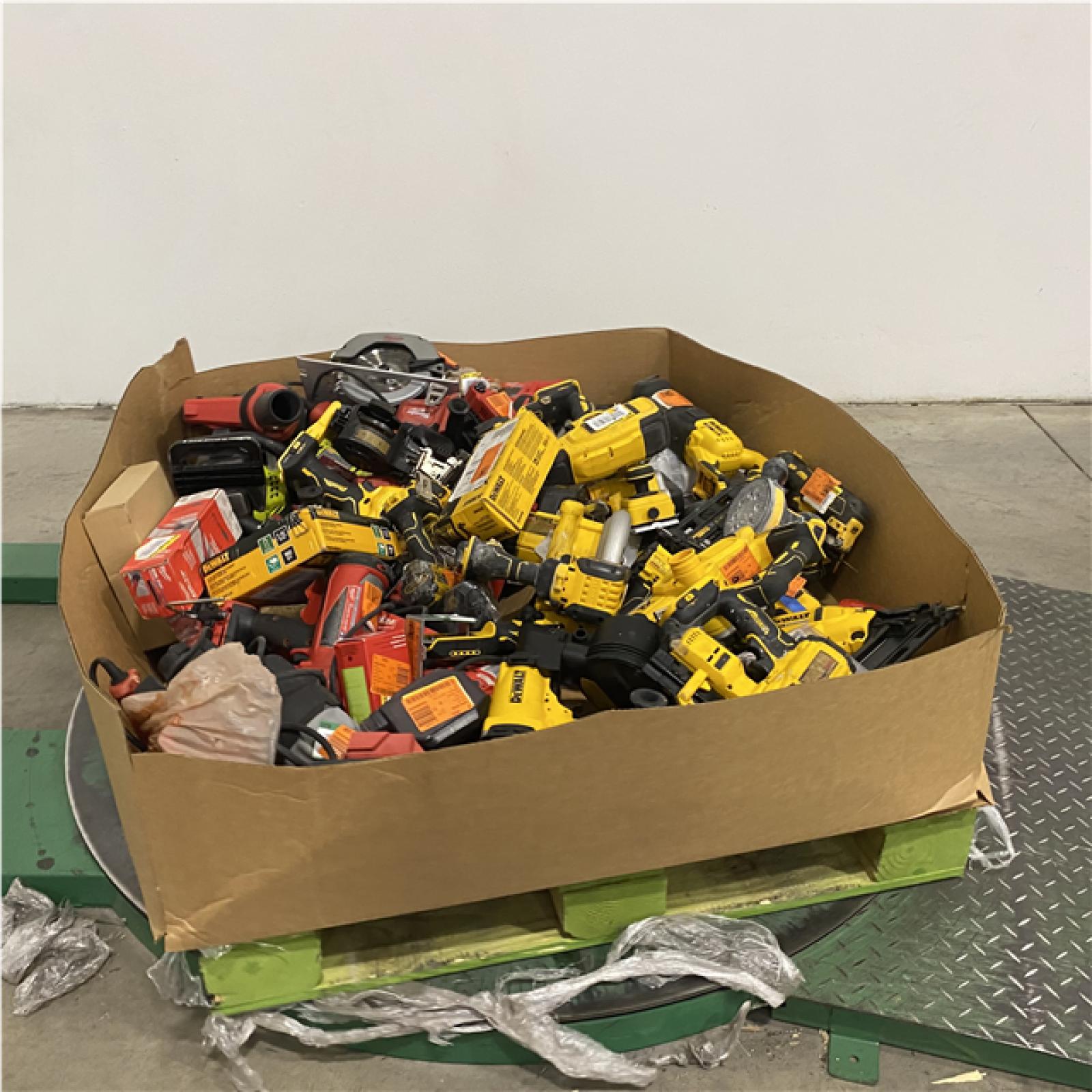 Dallas Location - As-Is Tool Pallet