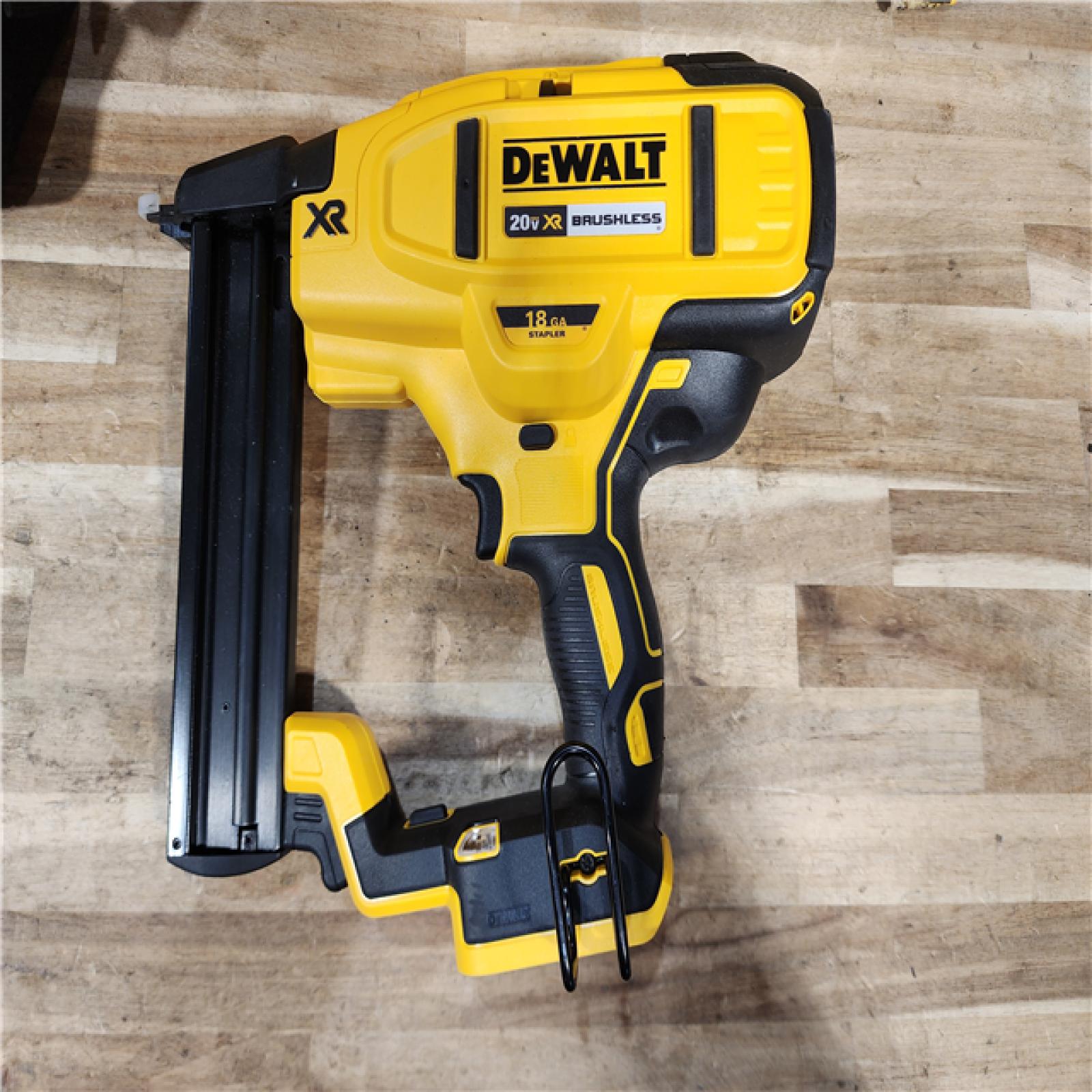 HOUSTON LOCATION - AS-IS DEWALT 20V MAX XR Lithium-Ion Cordless 18-Gauge Narrow Crown Stapler Kit