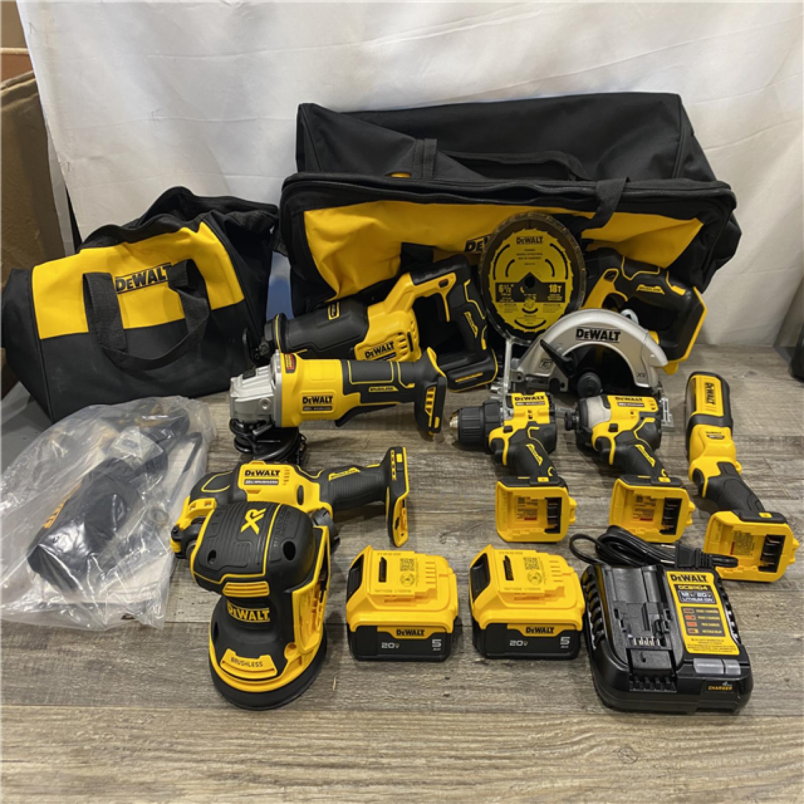 LIKE NEW - DEWALT 20V Lithium-Ion Cordless 8-Tool Combo Kit