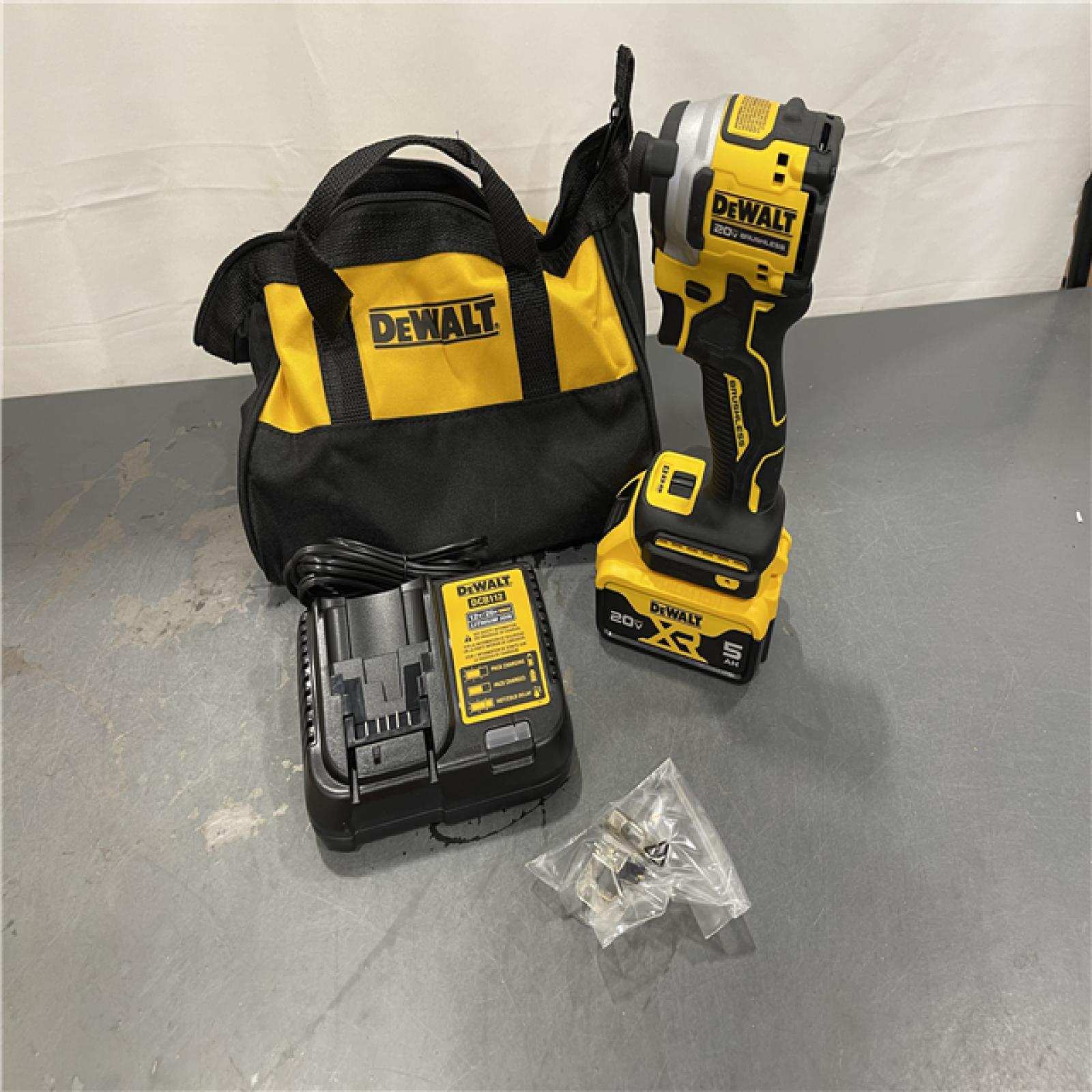 AS-IS - DeWalt 20V MAX ATOMIC 1/4 in. Cordless Brushless 3-Speed Impact Driver Kit