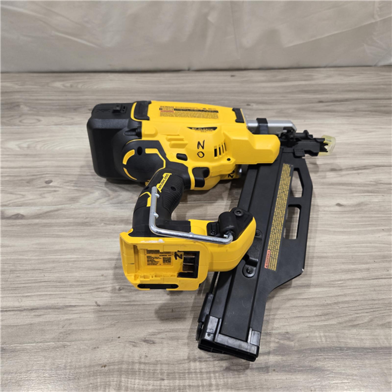 AS-IS DEWALT 20-Volt 21° Cordless Framing Nailer (Tool-Only)