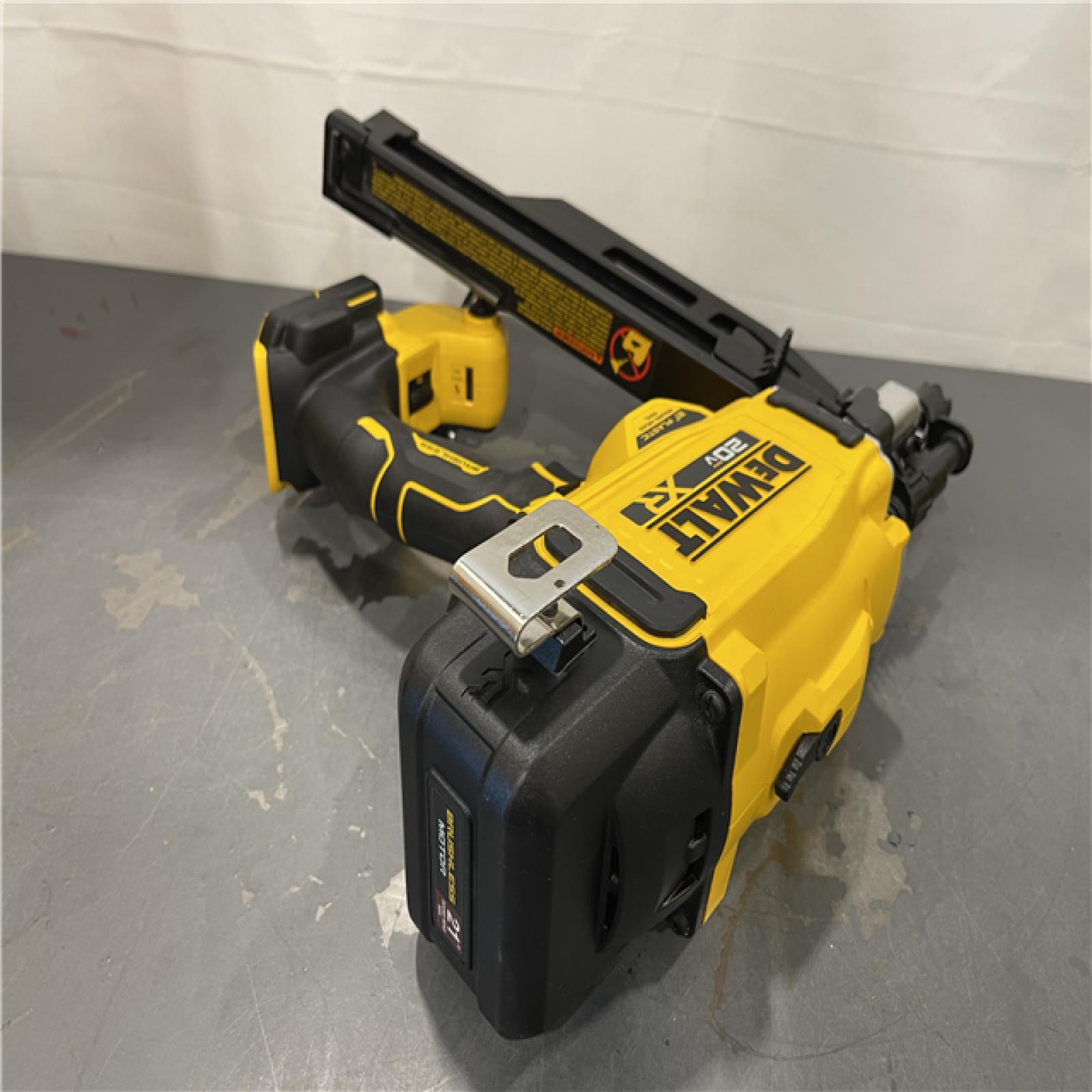 AS-IS - DEWALT 20-Volt 21° Cordless Framing Nailer