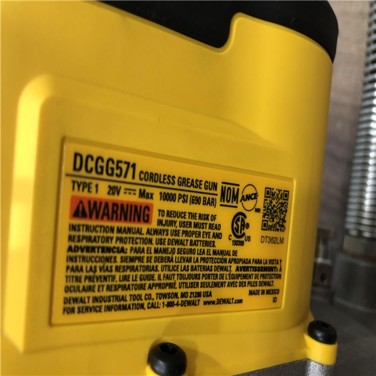 AS-IS DEWALT 20V MAX Cordless 10 000 PSI Variable Speed Grease Gun Kit
