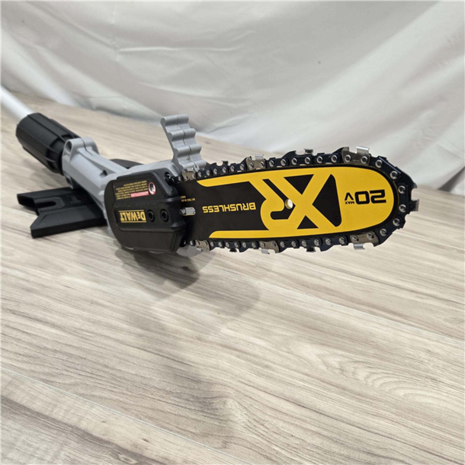 LIKE NEW! - DEWALT 20V MAX Cordless Pole Saw (Tool Only)