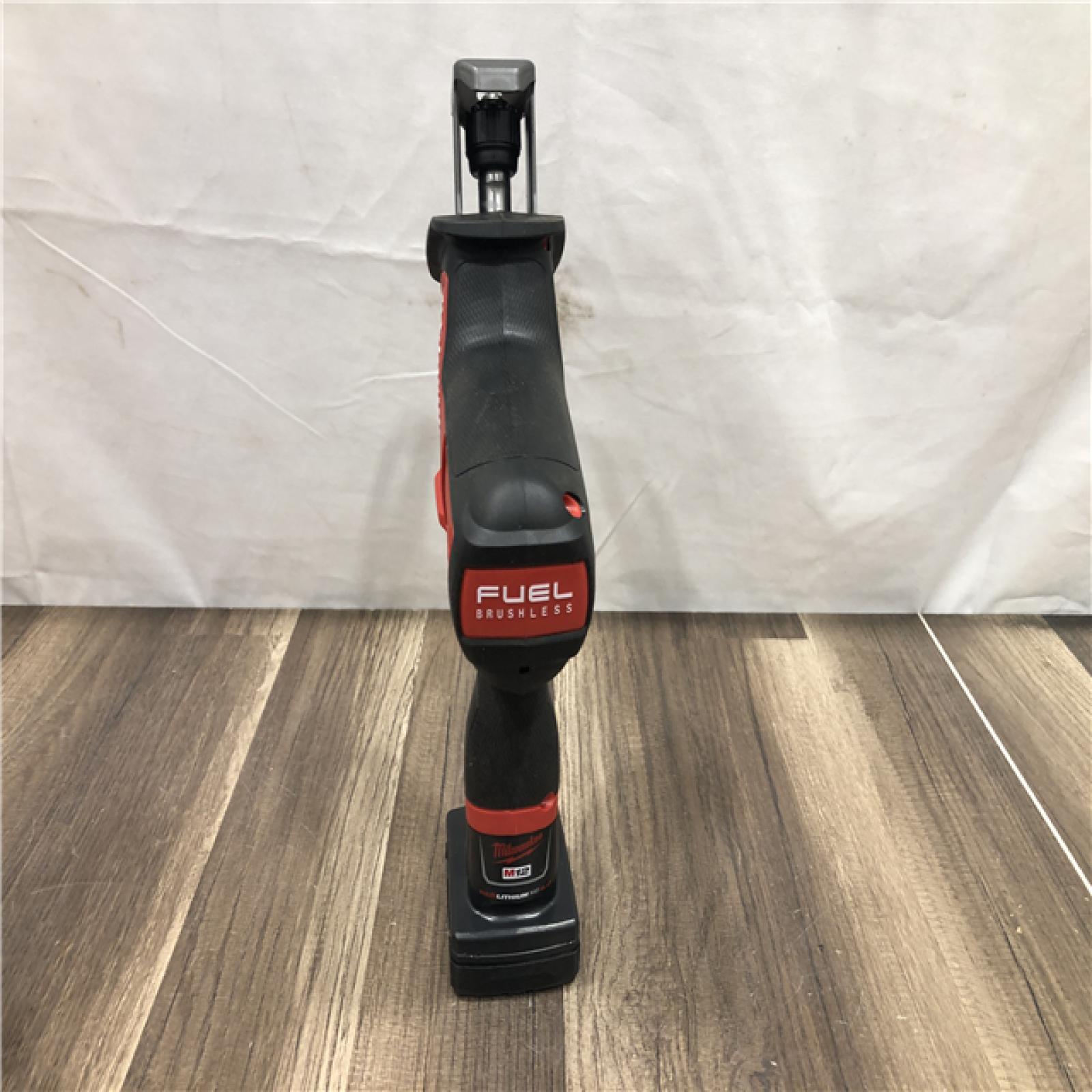 AS-IS Milwaukee  FUEL 12V Lithium-Ion Brushless Cordless HACKZALL Reciprocating Saw Kit