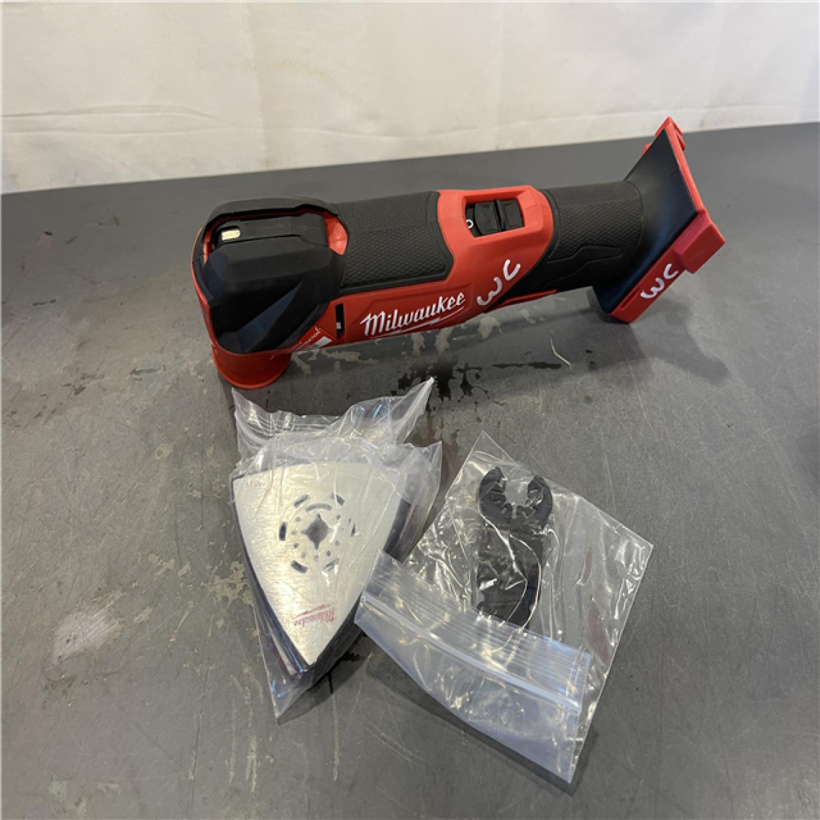 AS-IS - Milwaukee M18 FUEL 18V Lithium-Ion Cordless Brushless Oscillating Multi-Tool