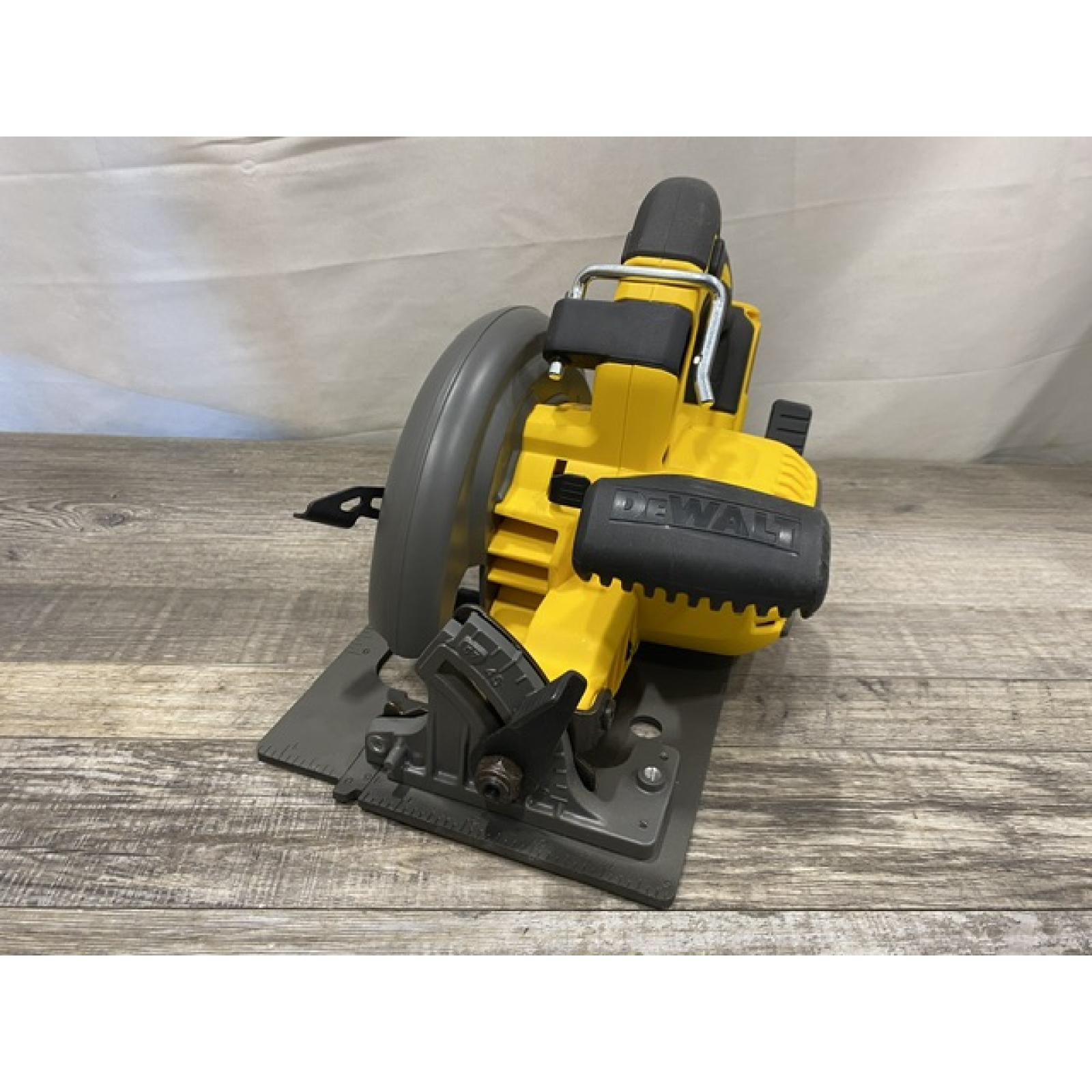 AS-IS DEWALT FLEXVOLT 60V MAX Cordless Brushless 7-1/4 in. Circular Saw with Brake (Tool Only)