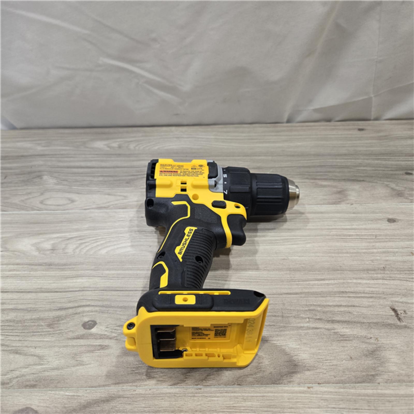 AS-IS DEWALT ATOMIC COMPACT SERIES 20V MAX* Cordless 1/2 Drill/Driver Kit