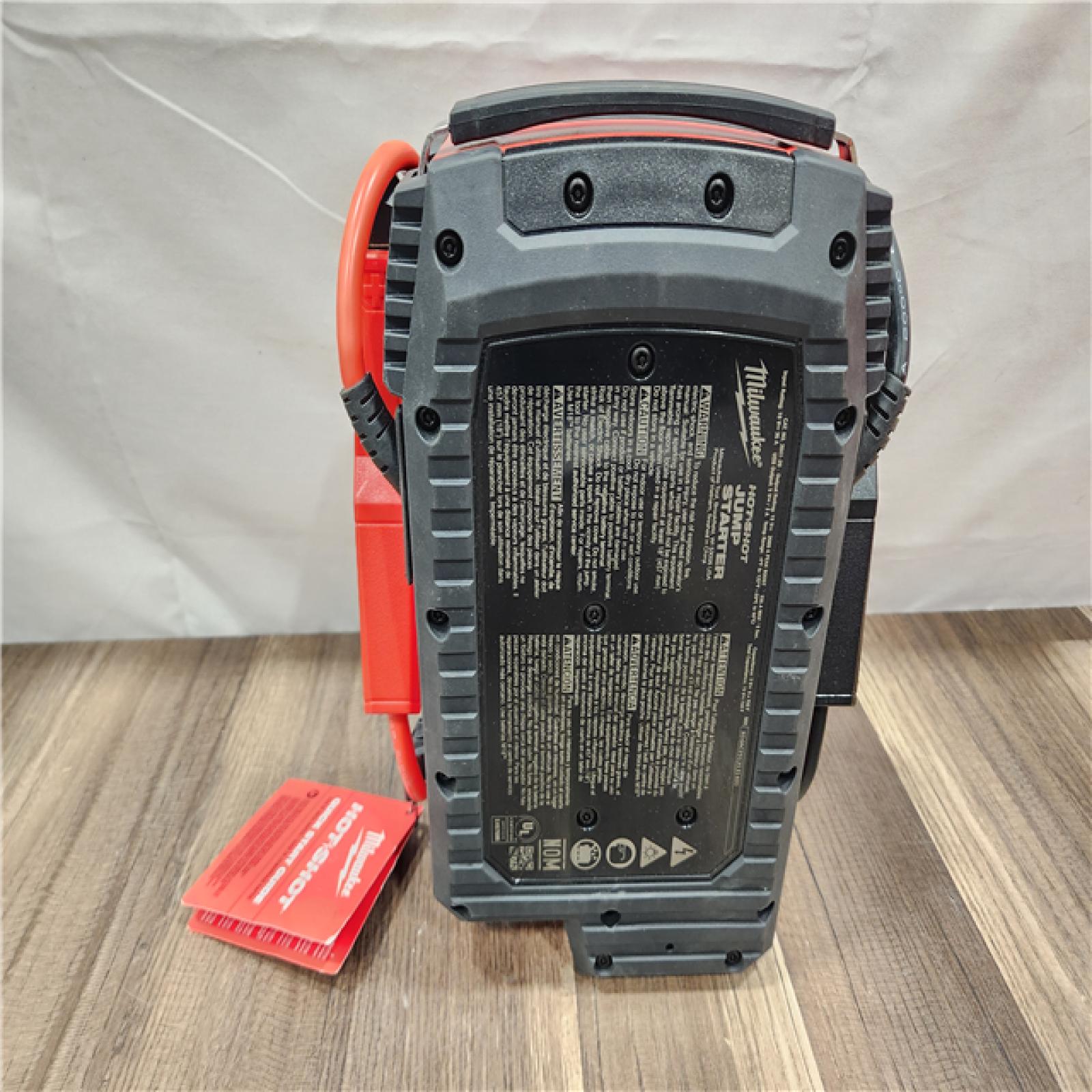 AS-IS- Milwaukee M18 18V Lithium-Ion Cordless 2000 Peak Amp HOTSHOT Jump Starter (Tool-Only)