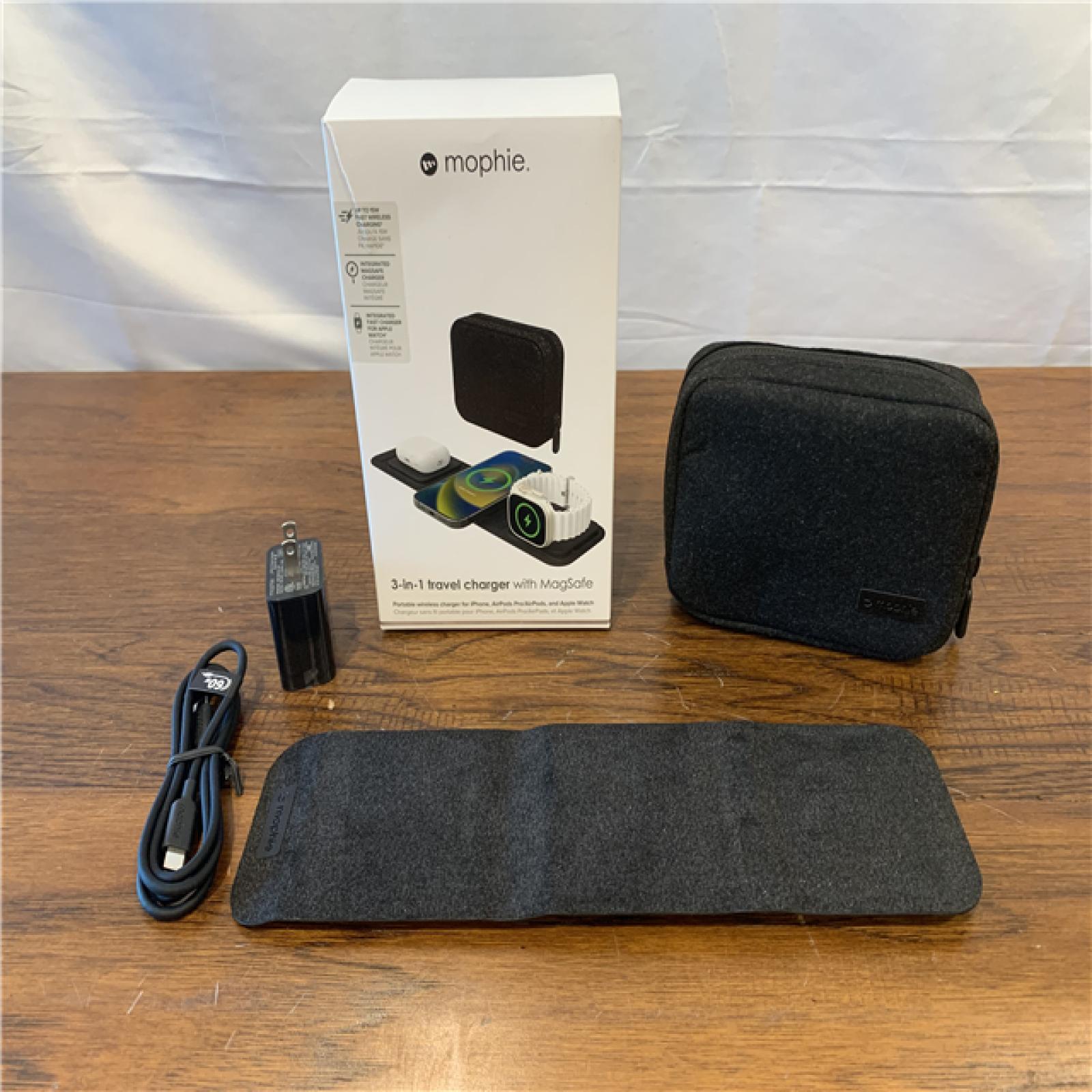 Mophie Universal Wireless 3-in-1 Travel Charger with MagSafe (Apple Exclusive - 2023)