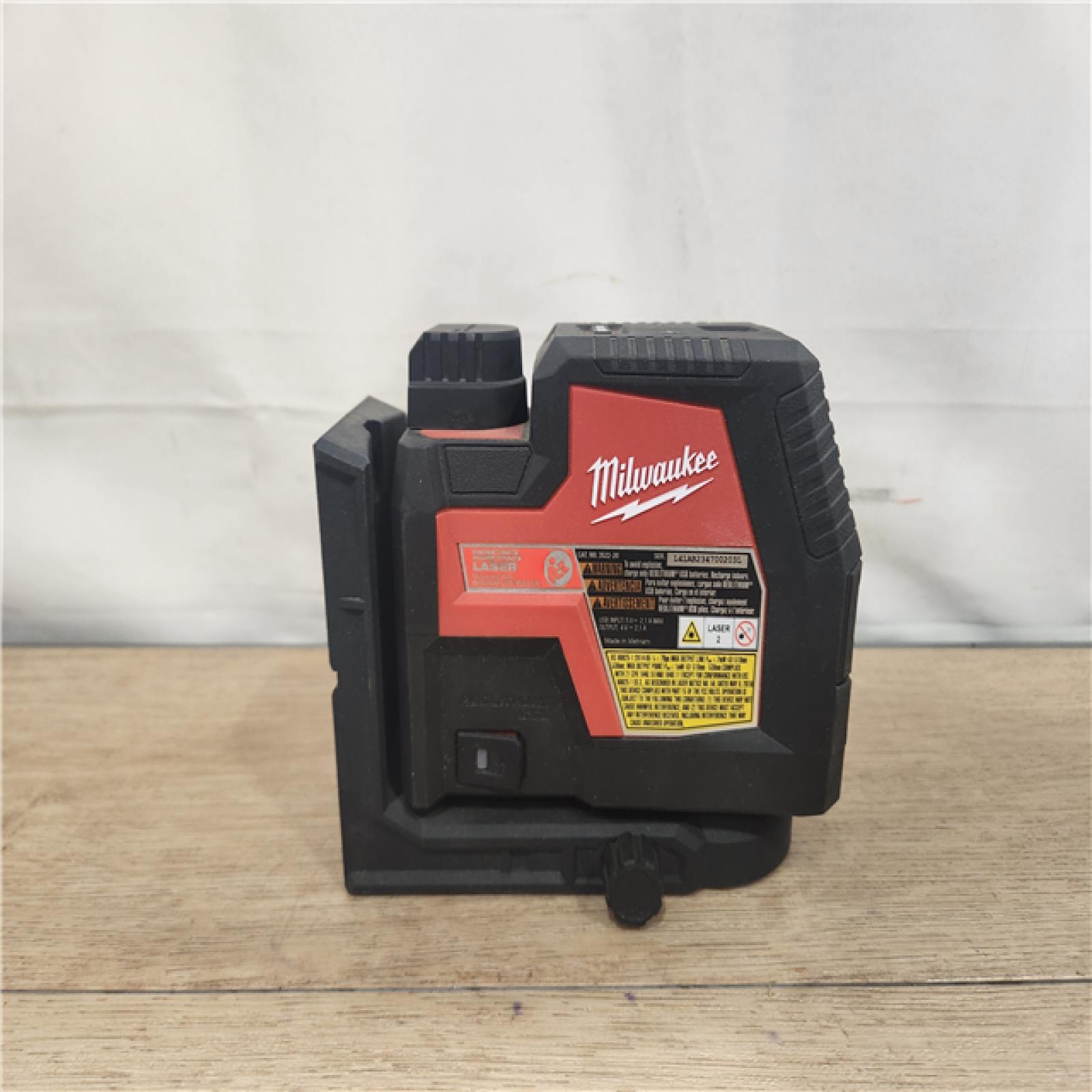 AS-IS- Milwaukee Green 100 ft. Cross Line and Plumb Points Rechargeable Laser Level