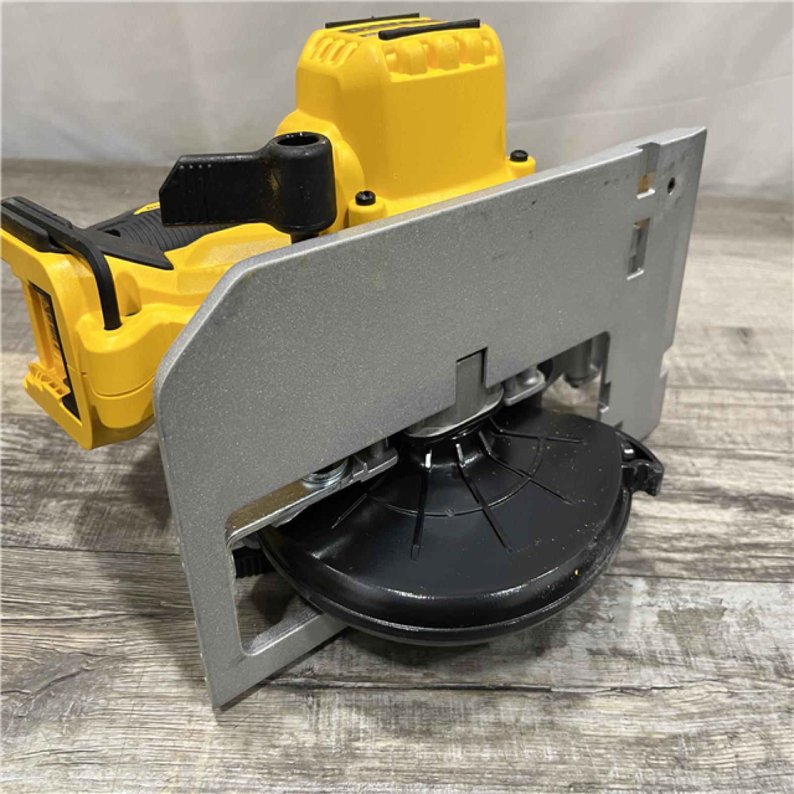 AS-IS DEWALT 20V MAX Cordless Brushless 6-1/2 in. Sidewinder Style Circular Saw (Tool Only)