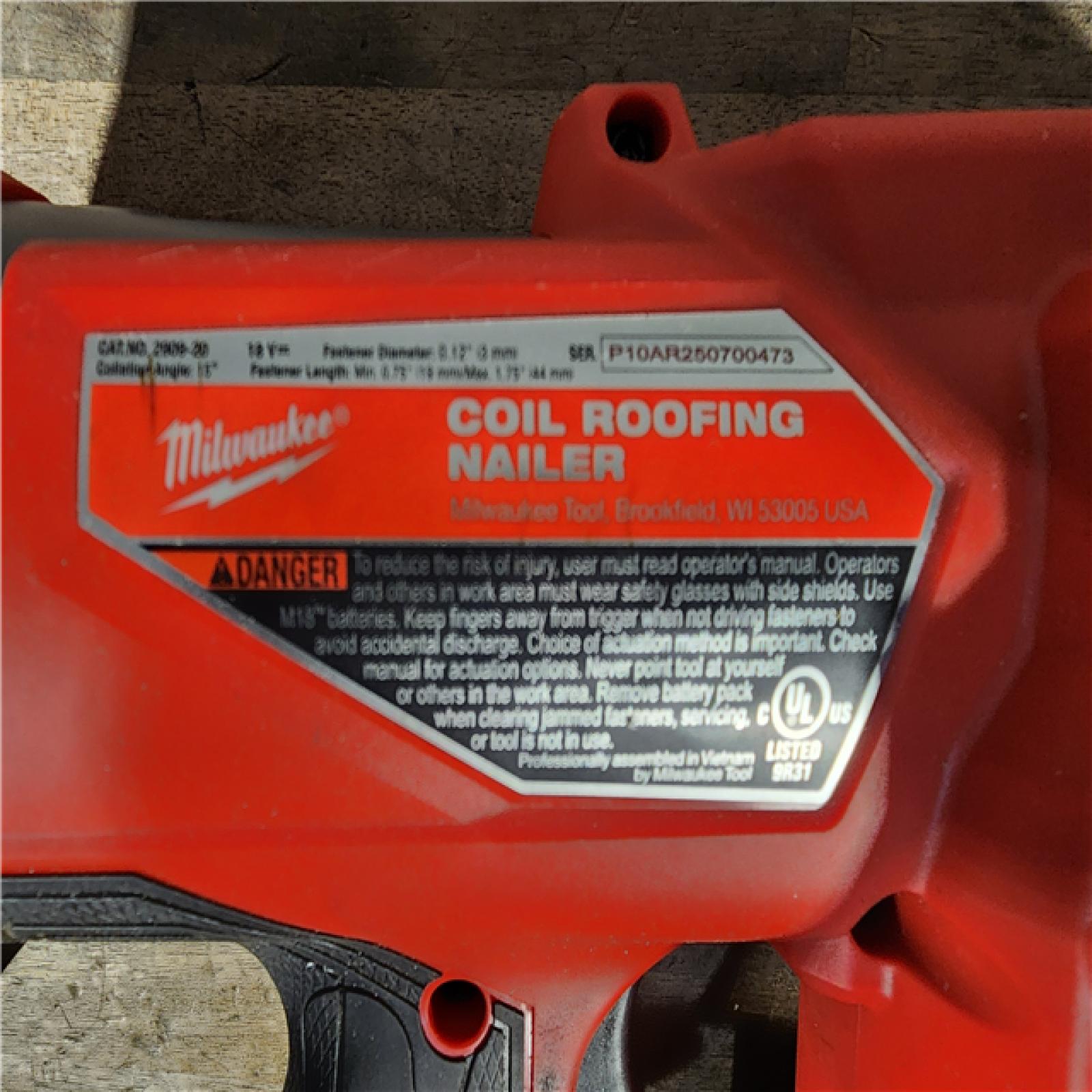 HOUSTON LOCATION - AS-IS Milwaukee M18 FUEL 18-Volt Lithium-Ion Brushless Cordless Coil Roofing Nailer (Tool Only)