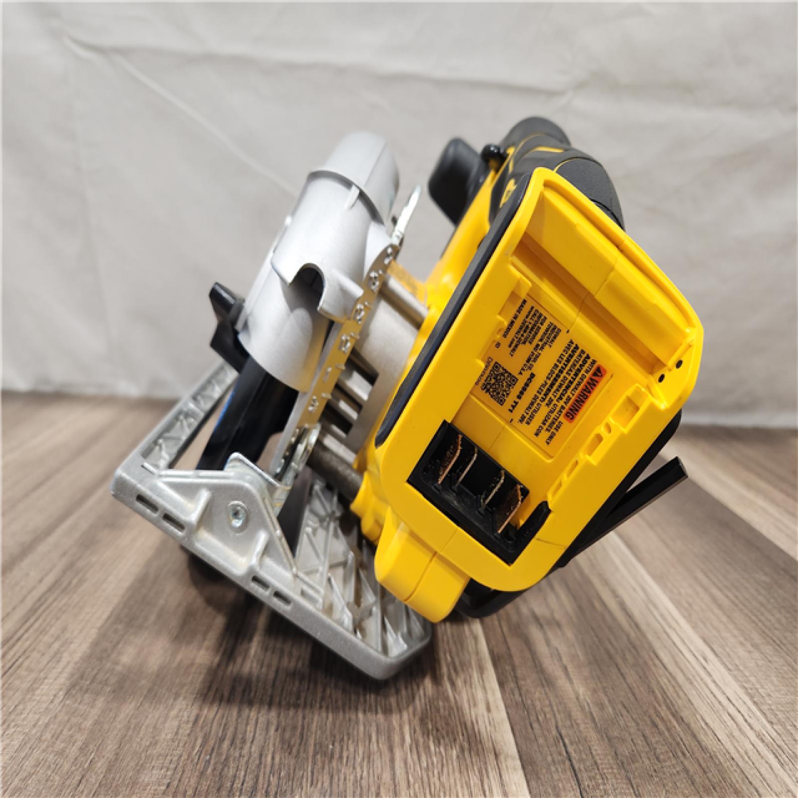 AS-IS- DeWALT 20V Max Brushless 6.5 Cordless Circular Saw (TOOL ONLY)