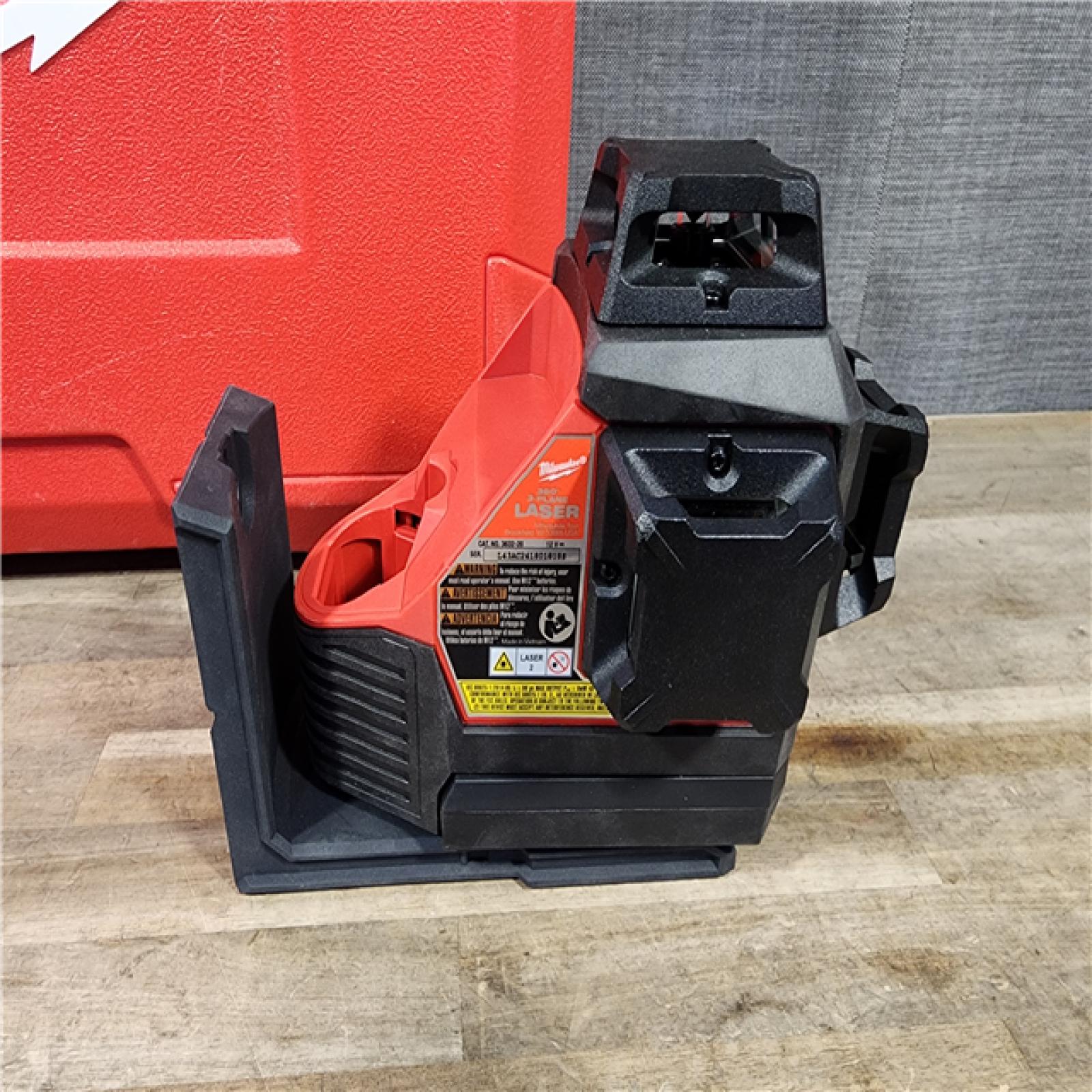 HOUSTON LOCATION - AS-IS Milwaukee-3632-21 M12 Green Beam Laser 360° 3-Plane Kit