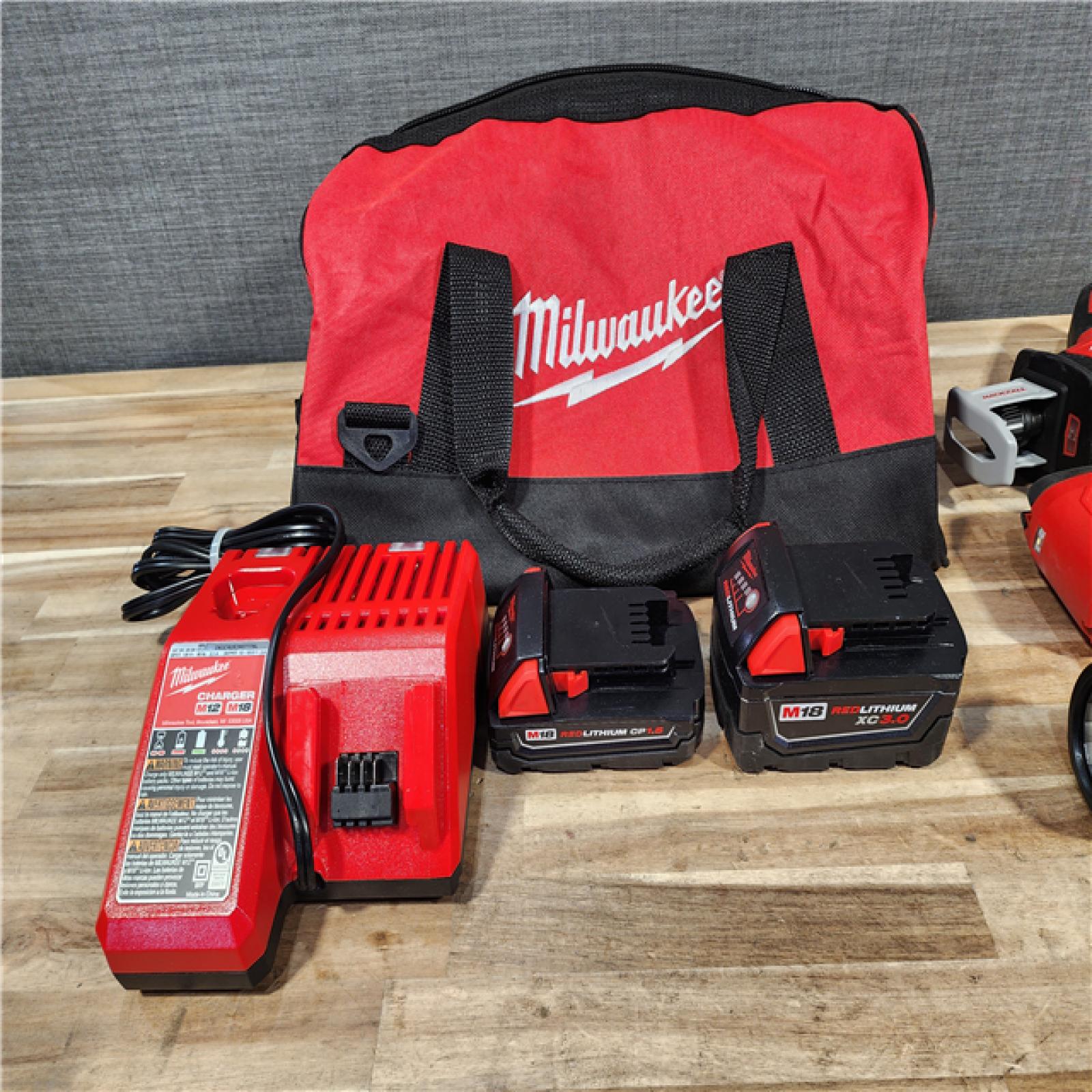HOUSTON LOCATION - AS-IS Milwaukee 5 Tool Combo Kit W/ (2) Battery & Charger