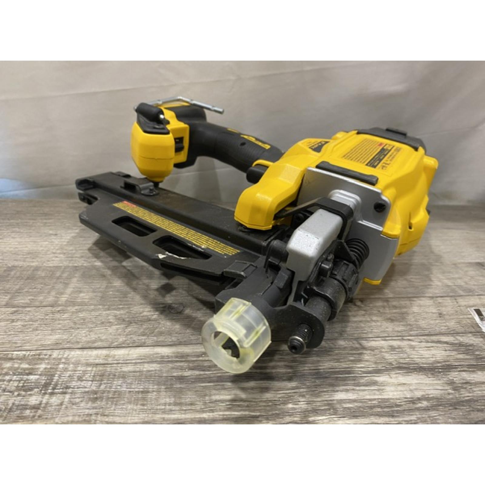 AS-IS DEWALT 20-Volt 21° Cordless Framing Nailer (Tool-Only)