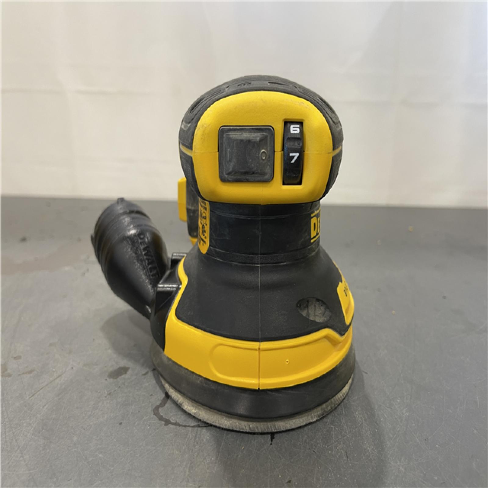 AS-IS - DEWALT 20V MAX XR Cordless Brushless 5 in. Random Orbital Sander