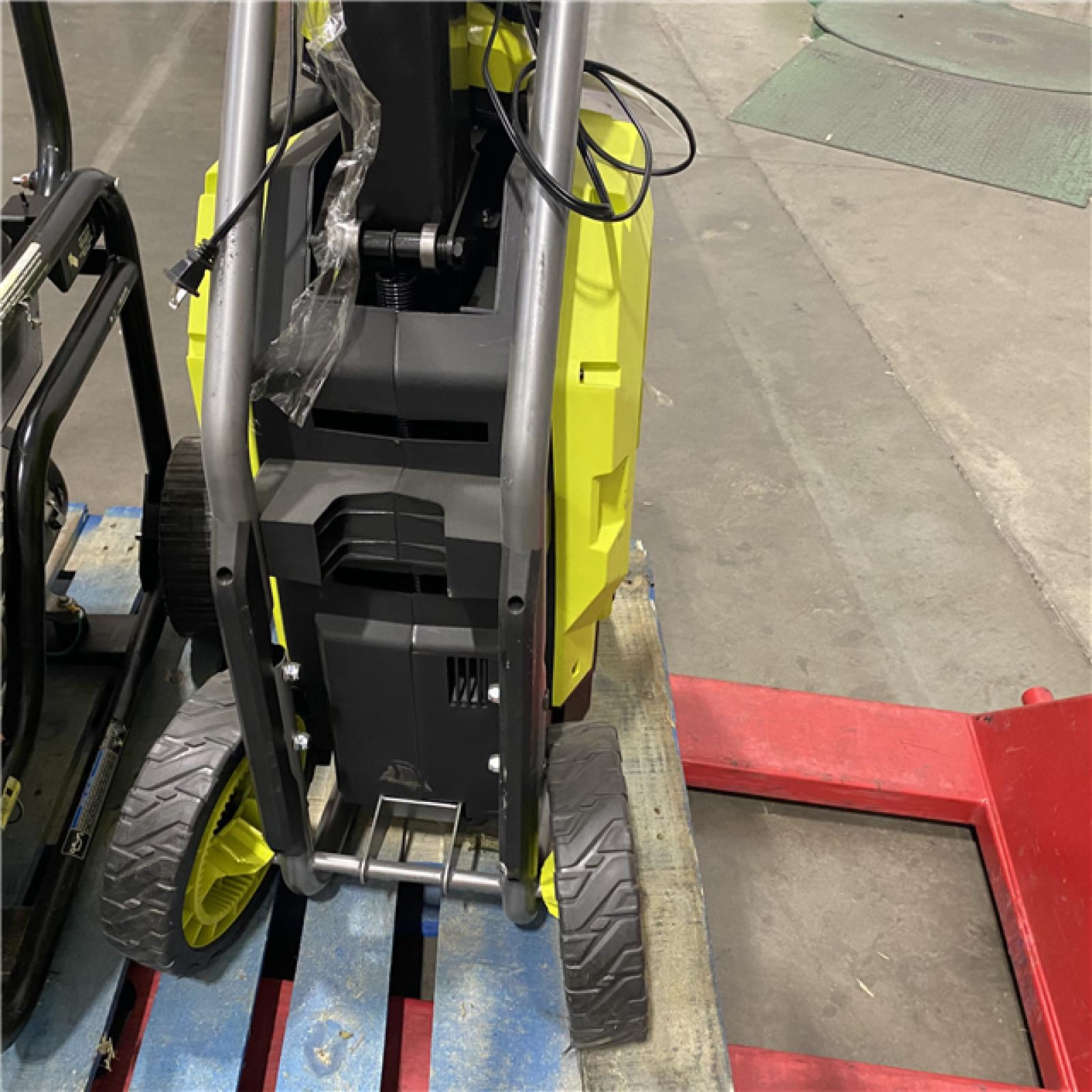Dallas Location - As-Is RYOBI 40V HP Brushless 12-Ton Kinetic Battery Electric Log Splitter Kit - 4.0Ah Battery and Charger Included