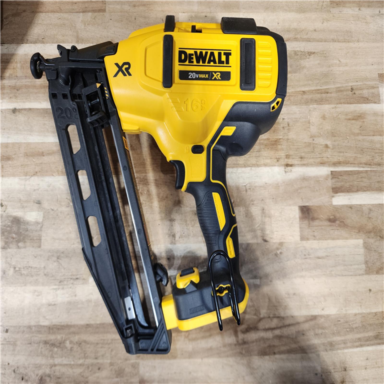 HOUSTON LOCATION - AS-IS DeWalt DCN660D1 20V 16 Gauge Cordless Angled Finish Nailer Kit W/ 2Ah Battery