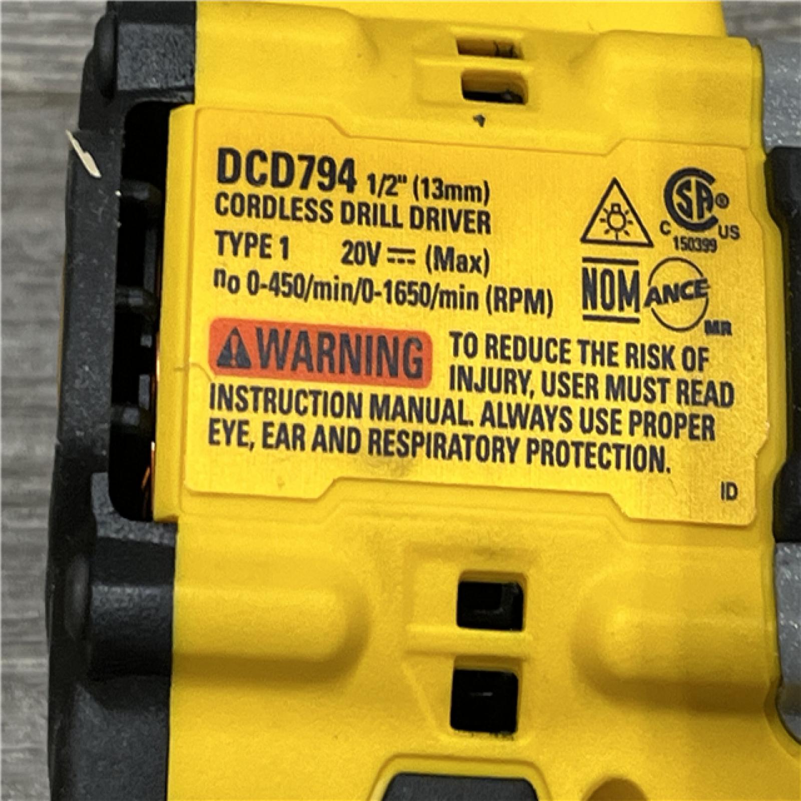 AS-IS DEWALT ATOMIC 20-Volt MAX Lithium-Ion Cordless Combo Kit