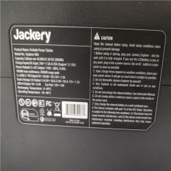 Phoenix Location NEW Jackery Explorer 880, 880Wh/1000W Model No: Explorer 880