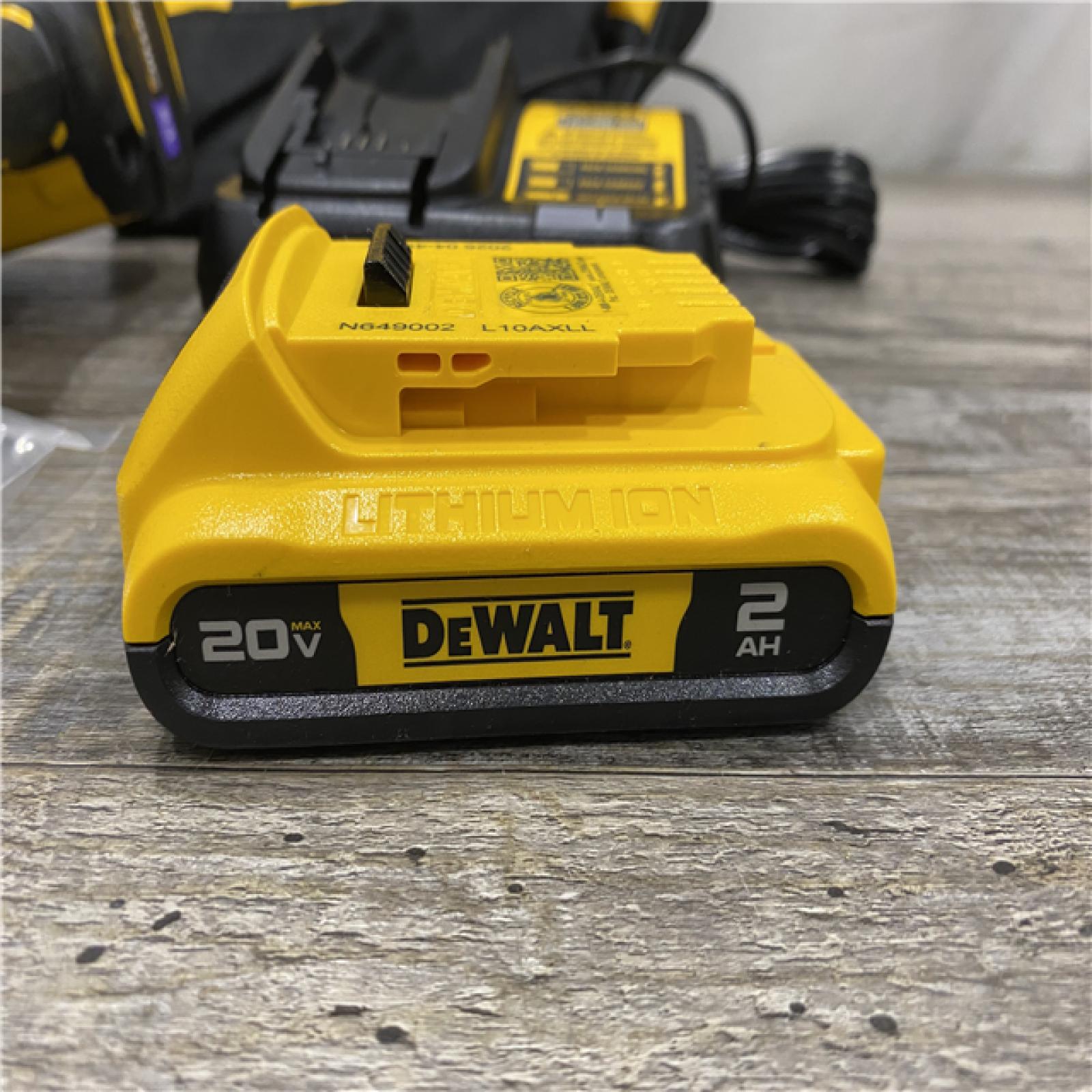 AS-IS DEWALT ATOMIC 20V MAX Lithium Ion Cordless 23 Gauge Pin Nailer Kit