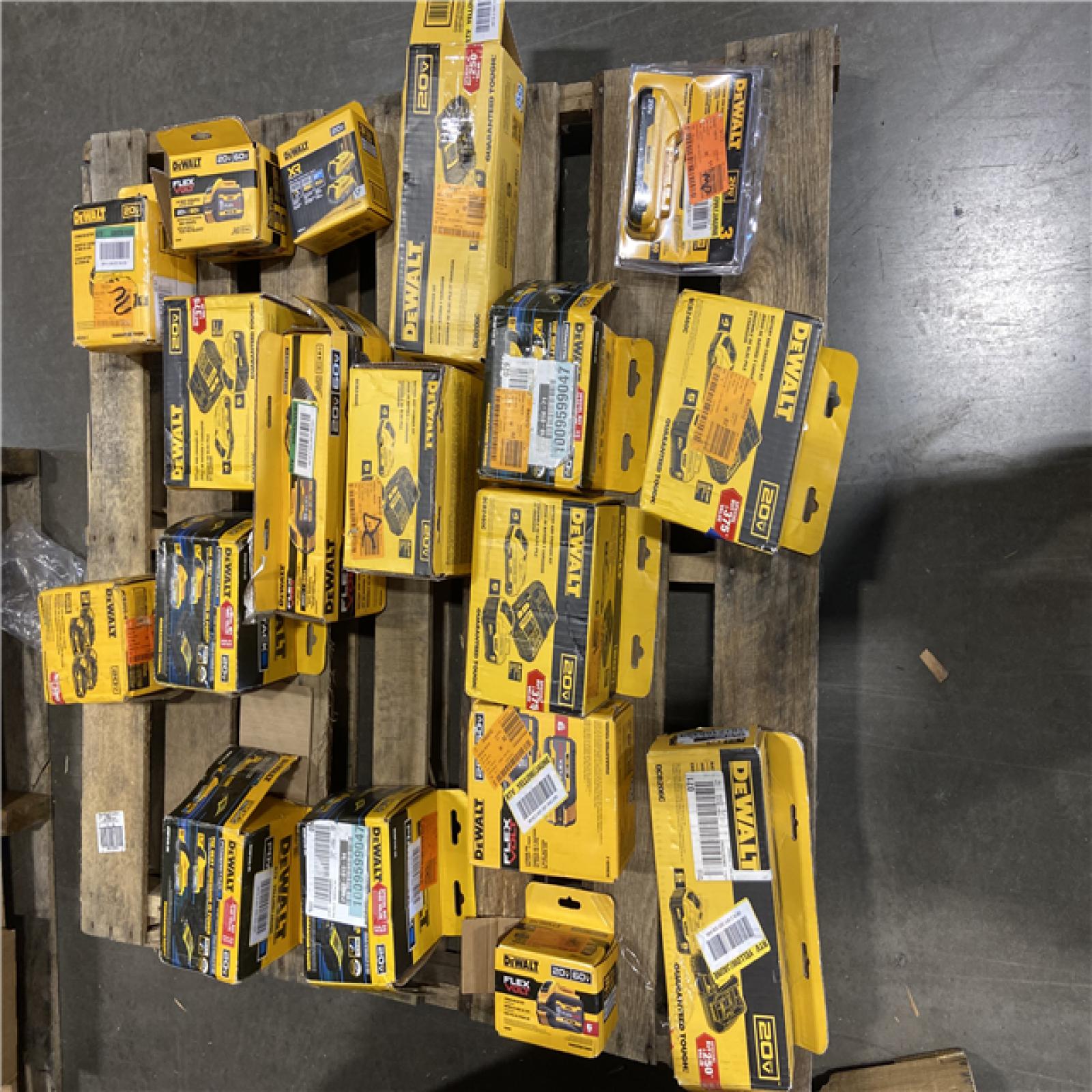 DALLAS LOCATION - NEW! DEWALT BATTERY PALLET