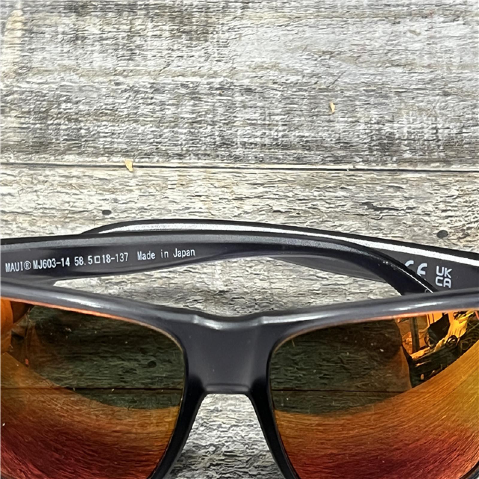 AS-IS MAUI JIM PAILOLO-Matte Grey\Hawaii Lava Lens