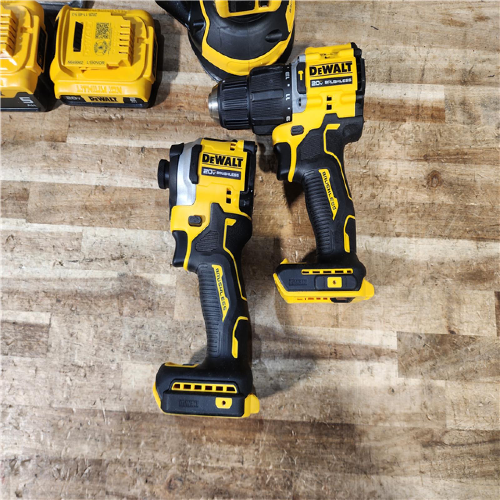 HOUSTON LOCATION - AS - IS DEWALT 5 TOOL COMBO KIT W/ (2) BATTERY & CHARGER