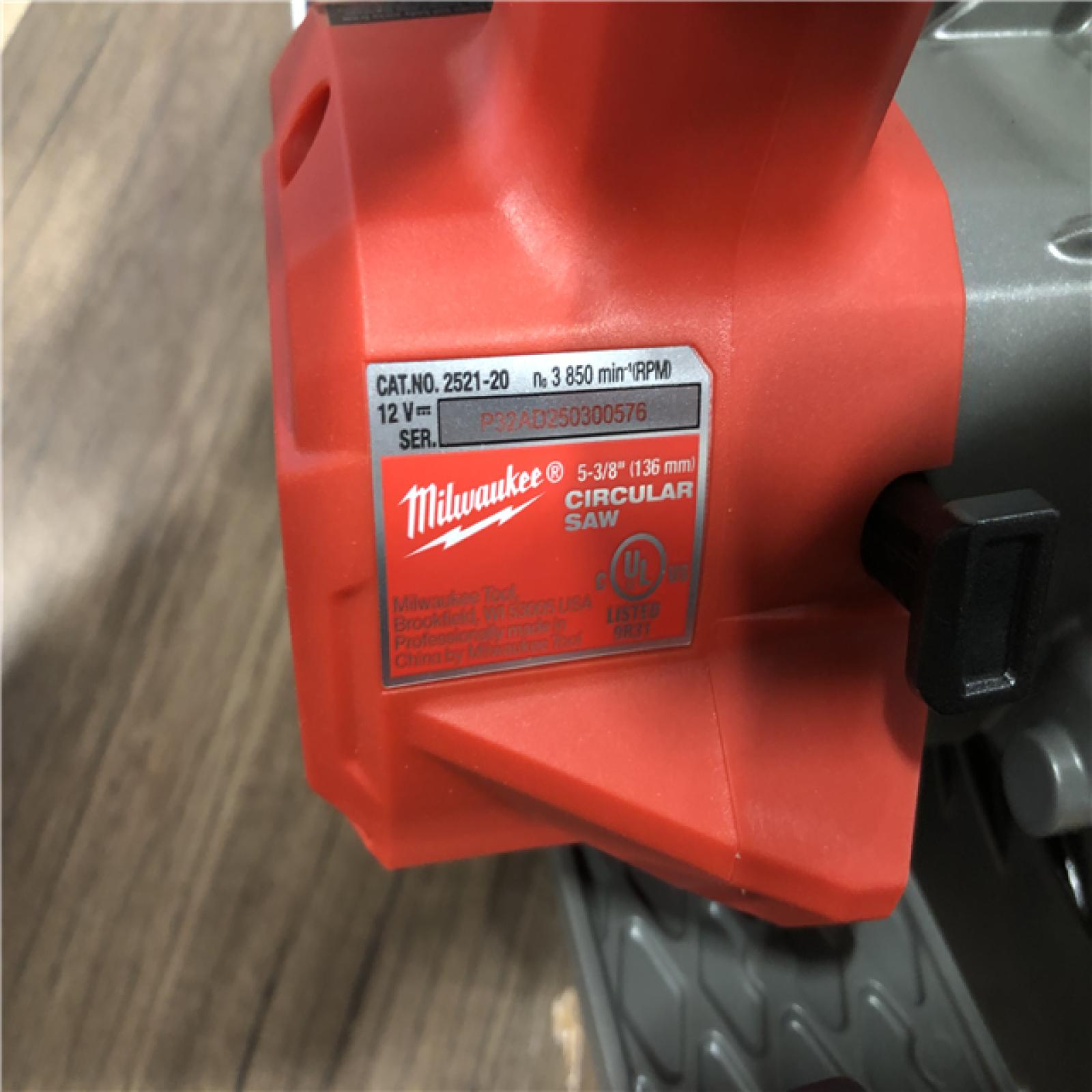 AS-IS Milwaukee M12 FUEL 12V Lithium-Ion Brushless 5-3/8 in. Cordless Circular Saw Kit