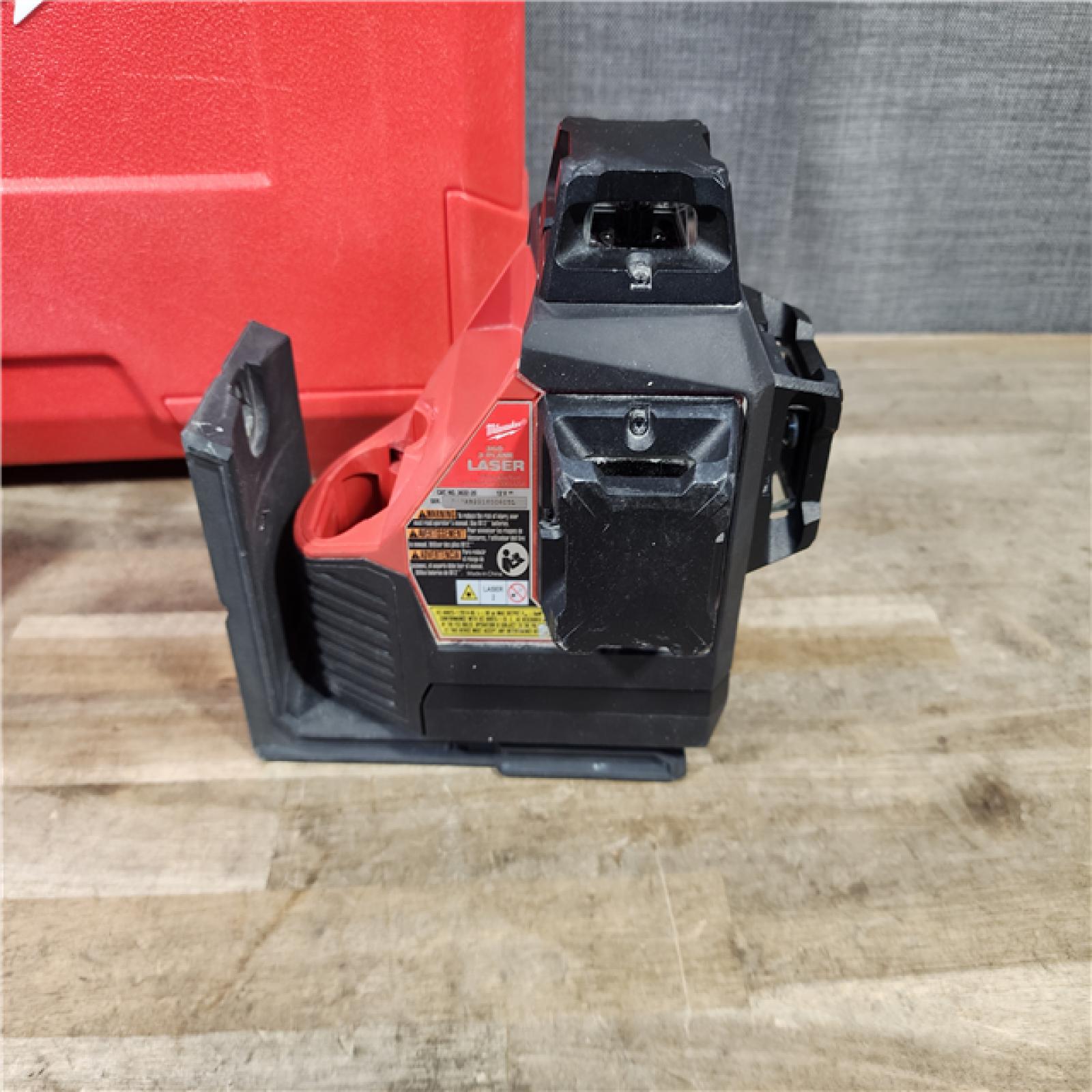 HOUSTON LOCATION - AS-IS Milwaukee-3632-21 M12 Green Beam Laser 360° 3-Plane Kit