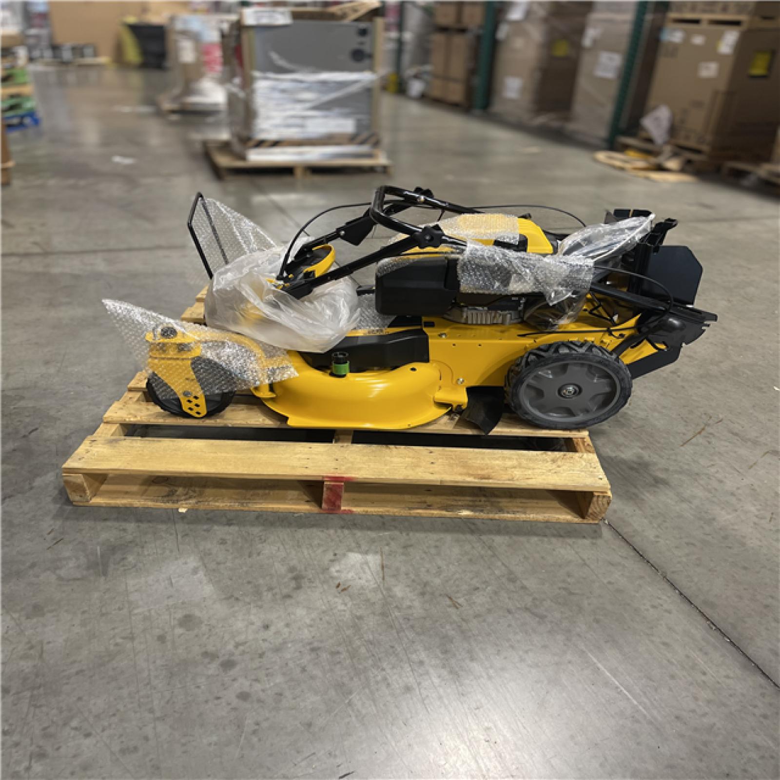 DALLAS LOCATION- AS-IS DEWALT 28 in. 224cc E-GOV Engine 3-in-1 Gas RWD Self-Propelled Lawn Mower