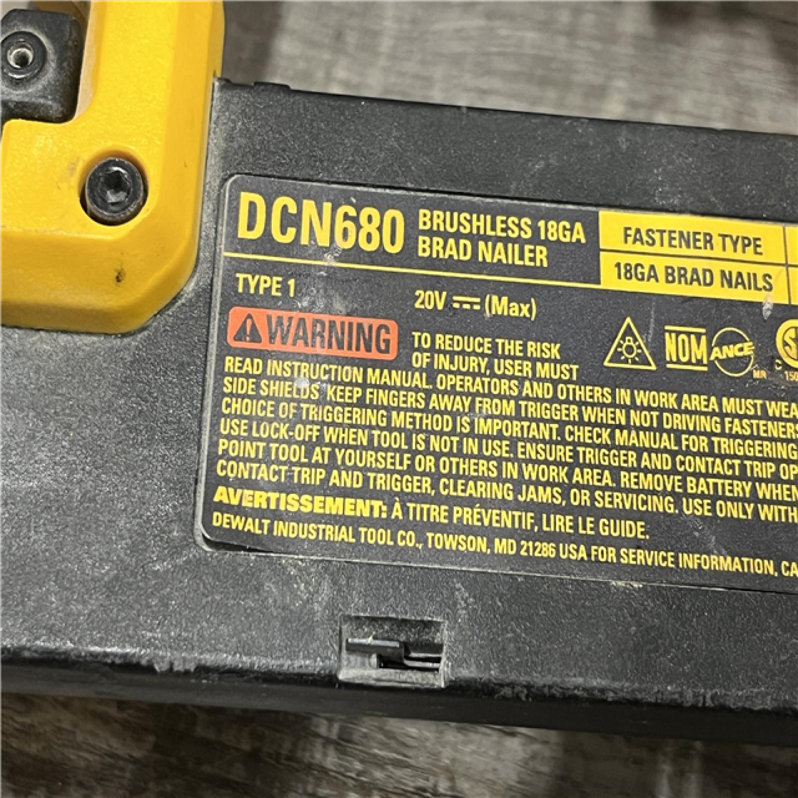 AS-IS DEWALT 20V MAX XR 18 Gauge Brad Nailer Kit