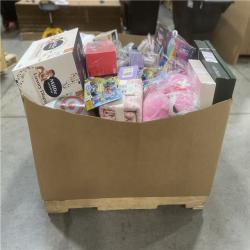 DALLAS LOCATION- NEW! BULLSEYE MIXED CLOTHING PALLET (300 UNITS)