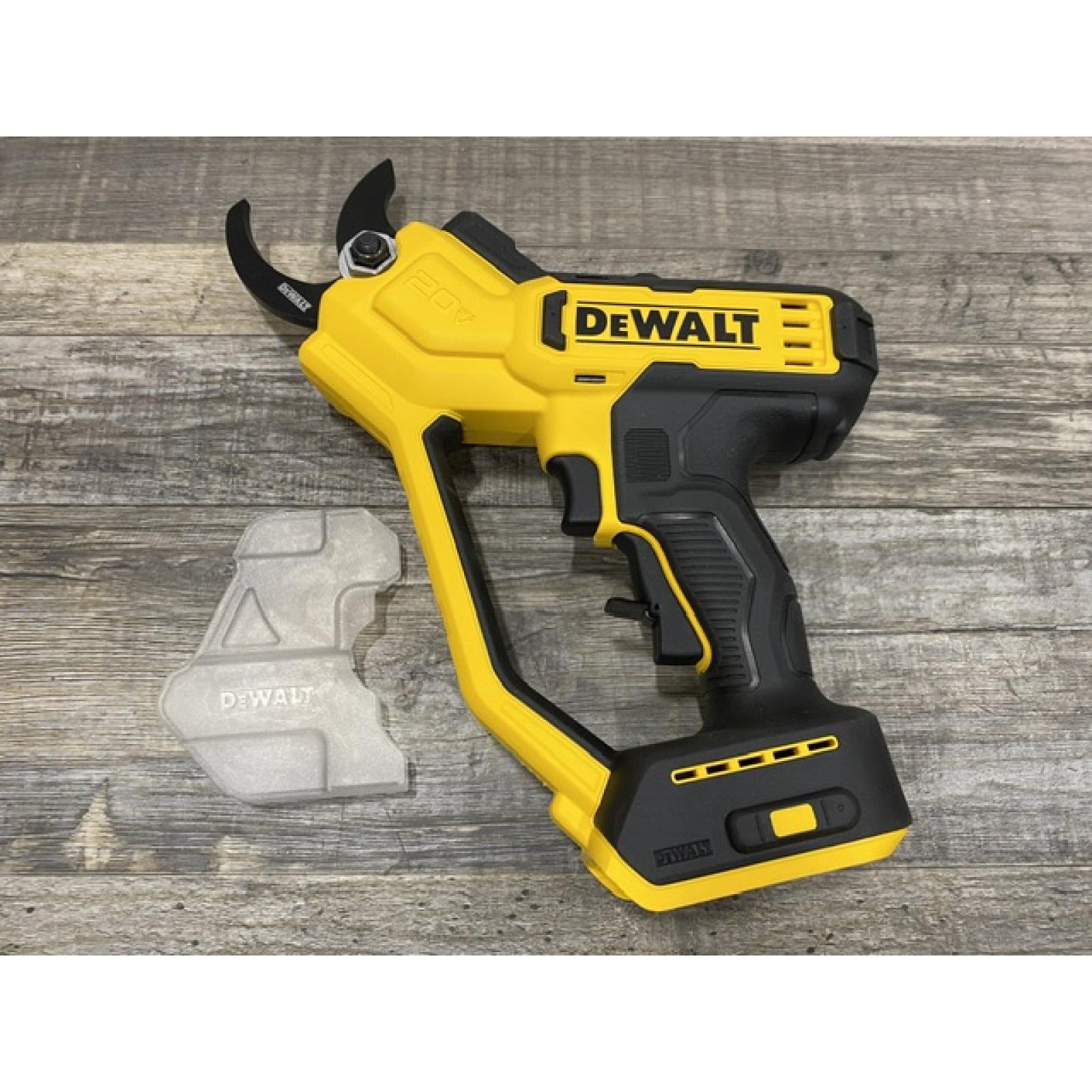 AS-IS DEWALT 20V MAX Cordless Battery Powered Pruner Kit